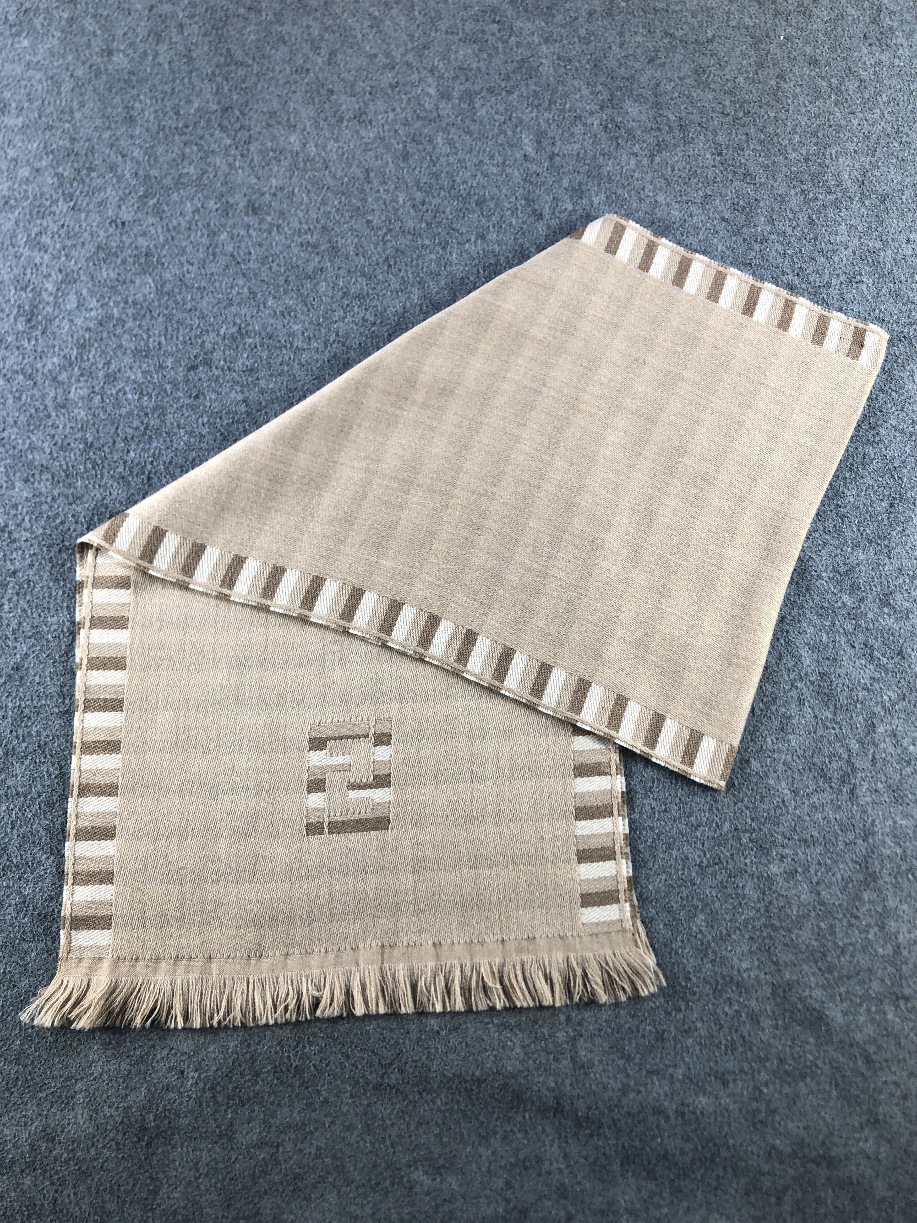 Fendi Fendi Scarf / Muffler / Neckwear P724 Size ONE SIZE - 5 Thumbnail