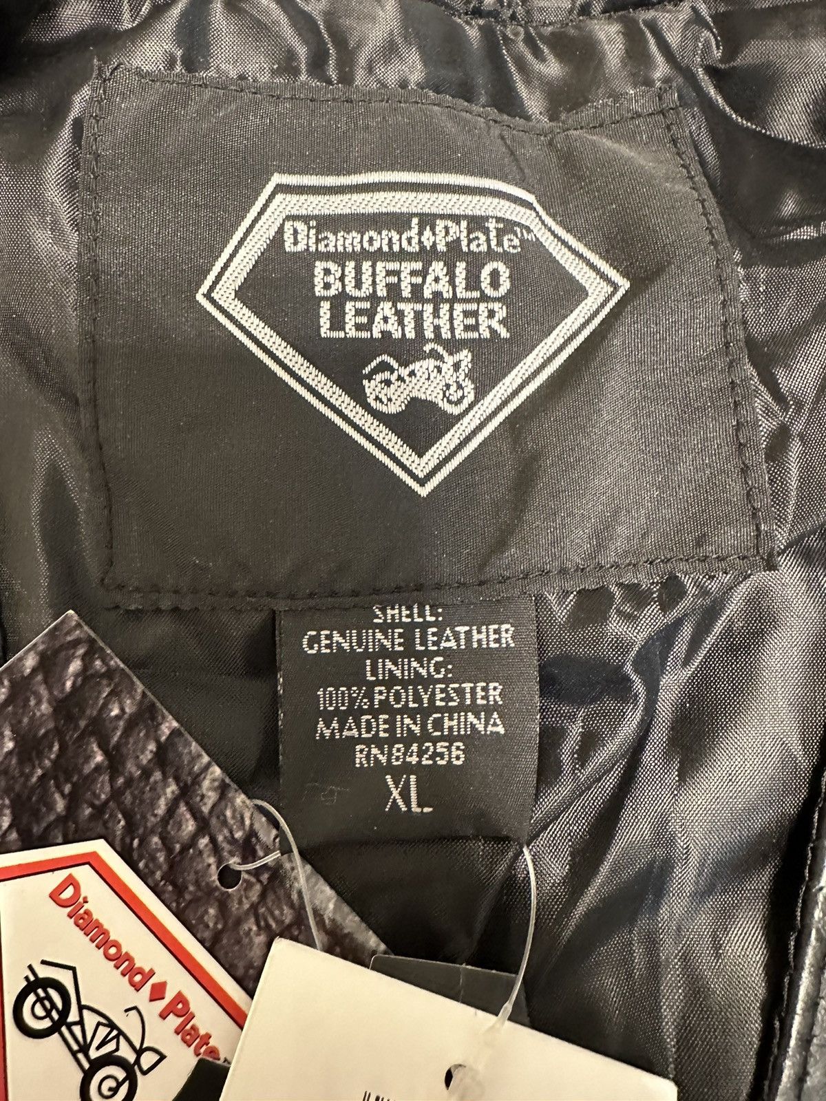 Other NWT Buffalo Leather Diamond Plate Motorcycle Vest-Patches-XL Size US XL / EU 56 / 4 - 5 Thumbnail