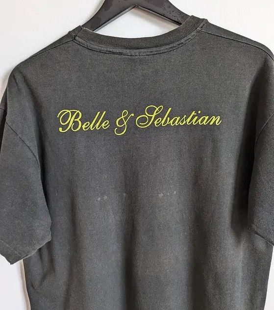 Vintage 1997 Belle & Sebastian Dog on wheels Tee Size US L / EU 52-54 / 3 - 2 Thumbnail
