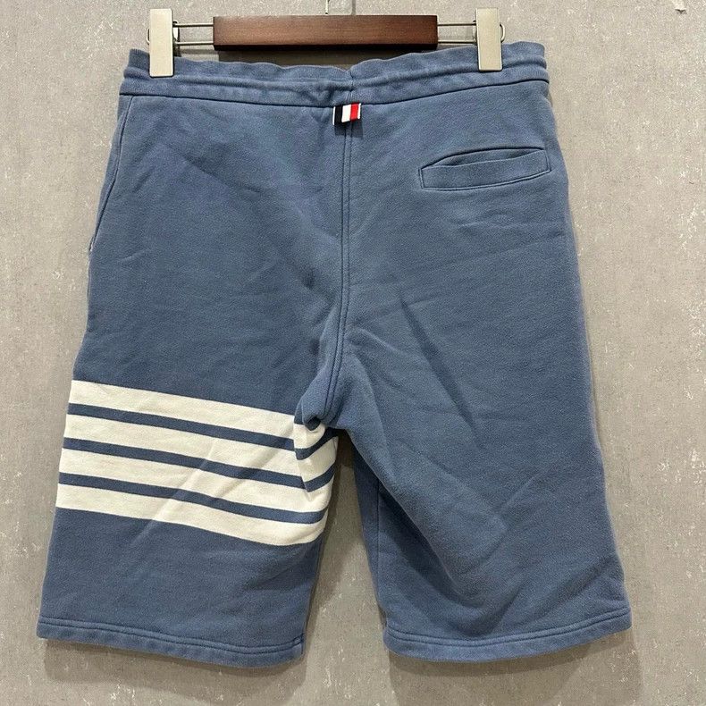 Thom Browne Thom Browne size1 Four-barrel shorts Size US 26 / EU 42 - 2 Thumbnail