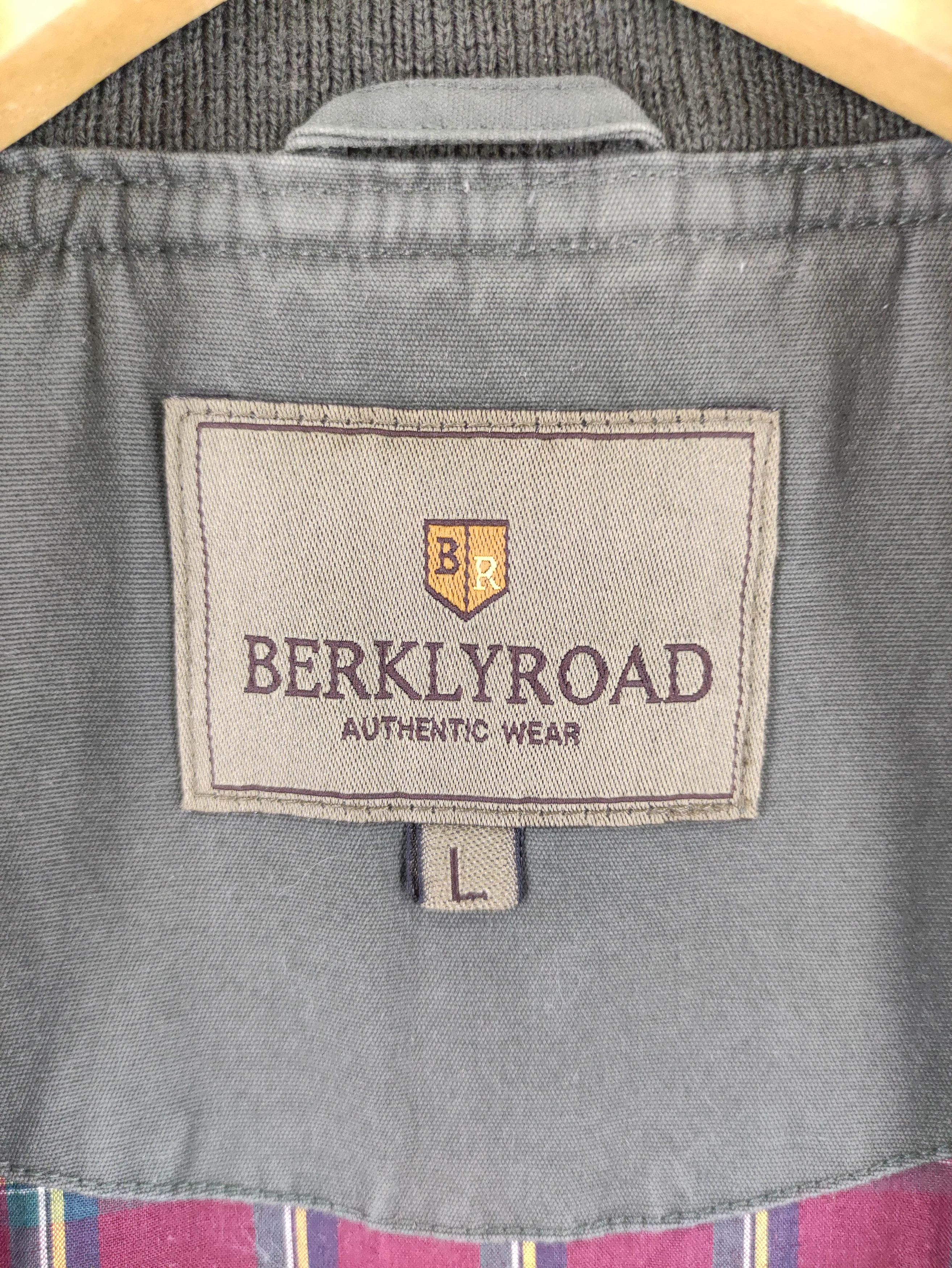 Vintage Vintage Berklyroad Vest Outdoor Tactical Poket Zipper Size US L / EU 52-54 / 3 - 3 Thumbnail