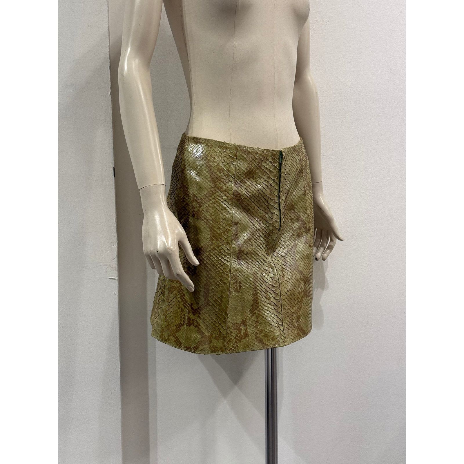 Versace 1990s Gianni Versace real Python mini skirt Size 30" / US 8 / IT 44 - 7 Thumbnail