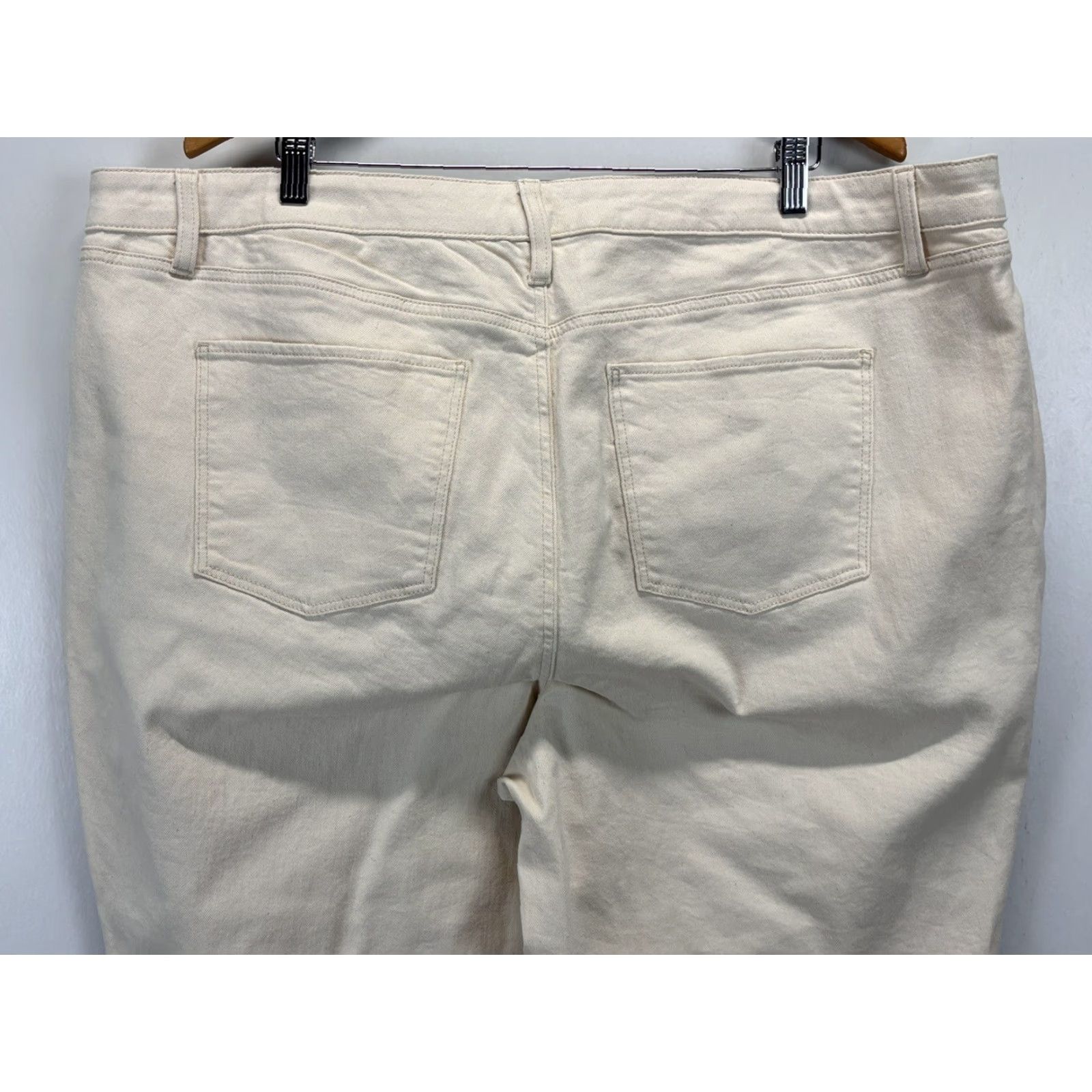 Talbots VINTAGE? No, Talbots Slim Ankle Jeans 24W Plus Eggshell Denim Jeans Women Slim Ankle 24W Ivory Women’s Plus Size Jeans Size 42" / US 20 - 4 Thumbnail