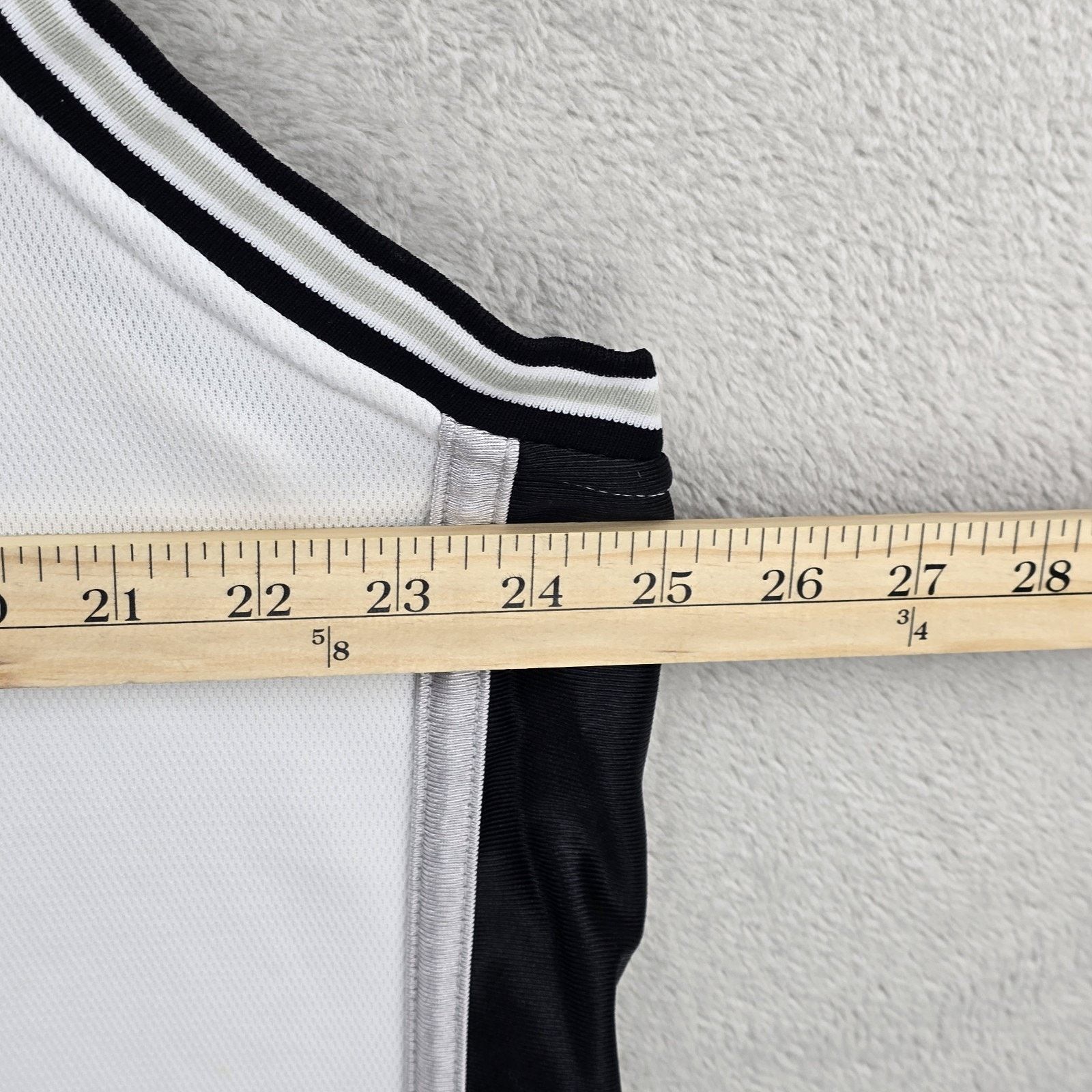 Nike Vintage Tim Duncan San Antonio Spurs Nike Jersey XXL NBA Size US XXL / EU 58 / 5 - 13 Thumbnail