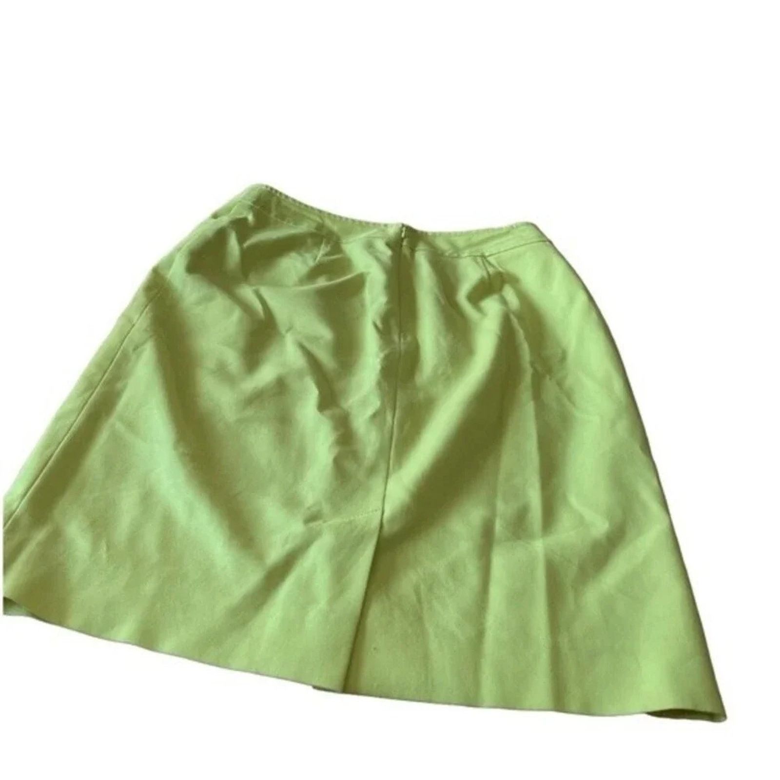 The Unbranded Brand Halogen chartreuse mini skirt, size 2. Size 26" / US 2 / IT 38 - 1 Thumbnail