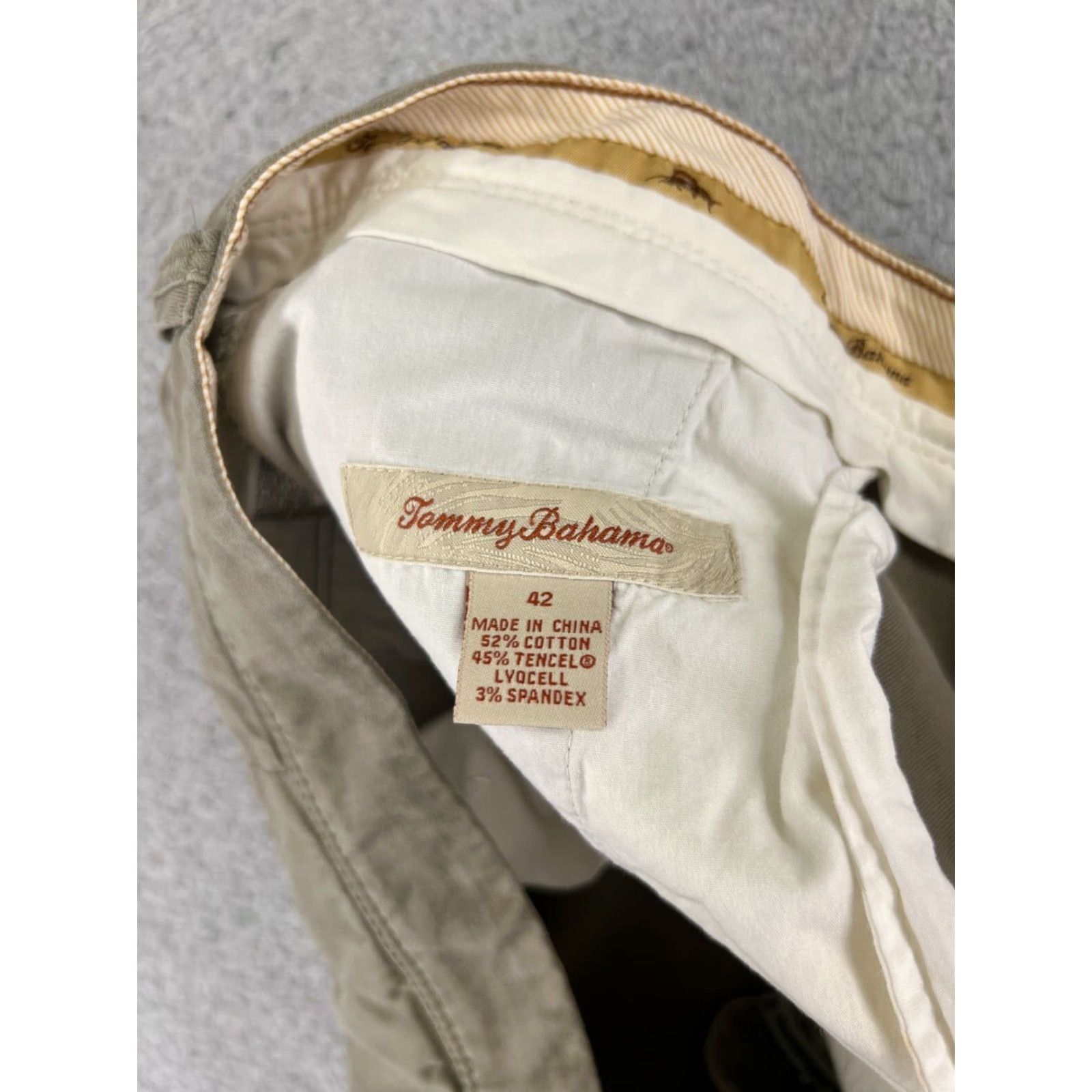 Tommy Bahama Tommy Bahama Shorts Mens 42 Beige Cotton Blend Chino Beach Aloha Casual Mens Size US 42 / EU 58 - 7 Thumbnail