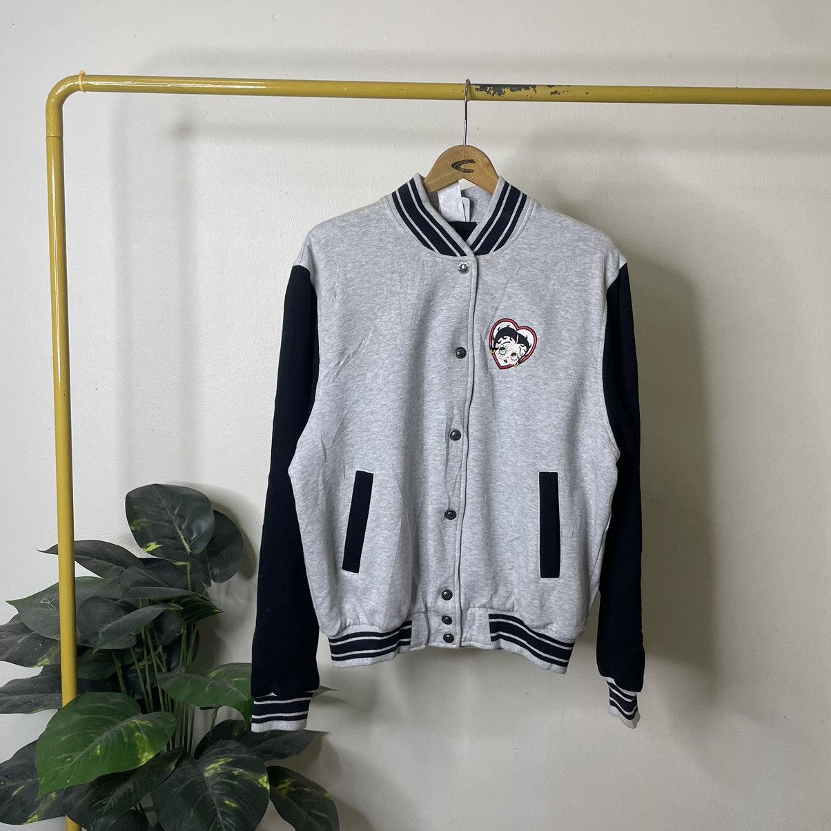 Vintage Vintage Y2K Betty Boop Embroidery Varsity Jacket Size US L / EU 52-54 / 3 - 6 Thumbnail