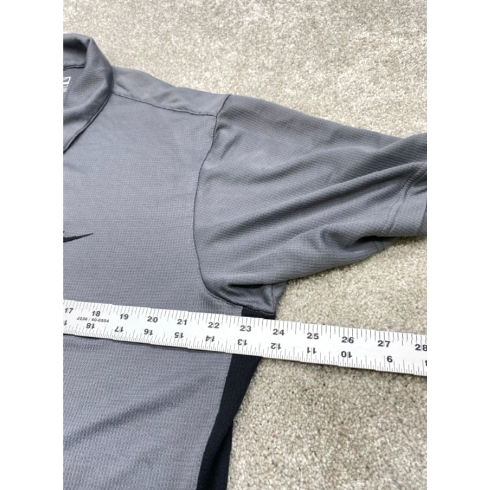 Nike Nike Performance Polo Shirt Men's L Gray - Nike Performance Polo Shirt Golf Short Sleeve Collared 100% Polyester Logo Knit 5194 Size US L / EU 52-54 / 3 - 7 Thumbnail
