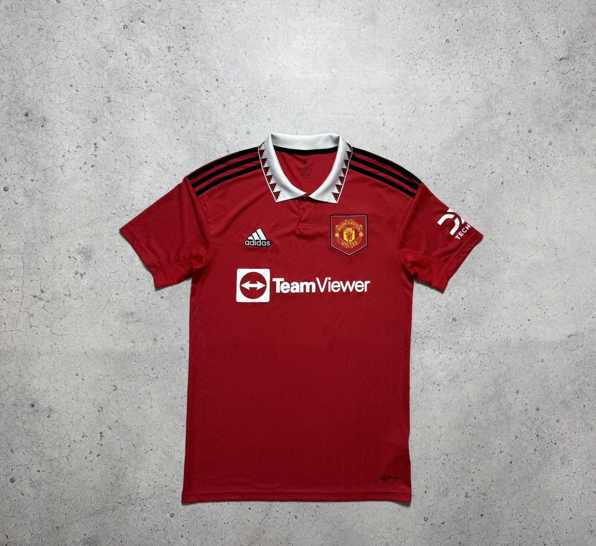 Adidas Adidas FC Manchester United 2022/2023 Vintage Soccer Jersey Size US S / EU 44-46 / 1 - 1 Thumbnail