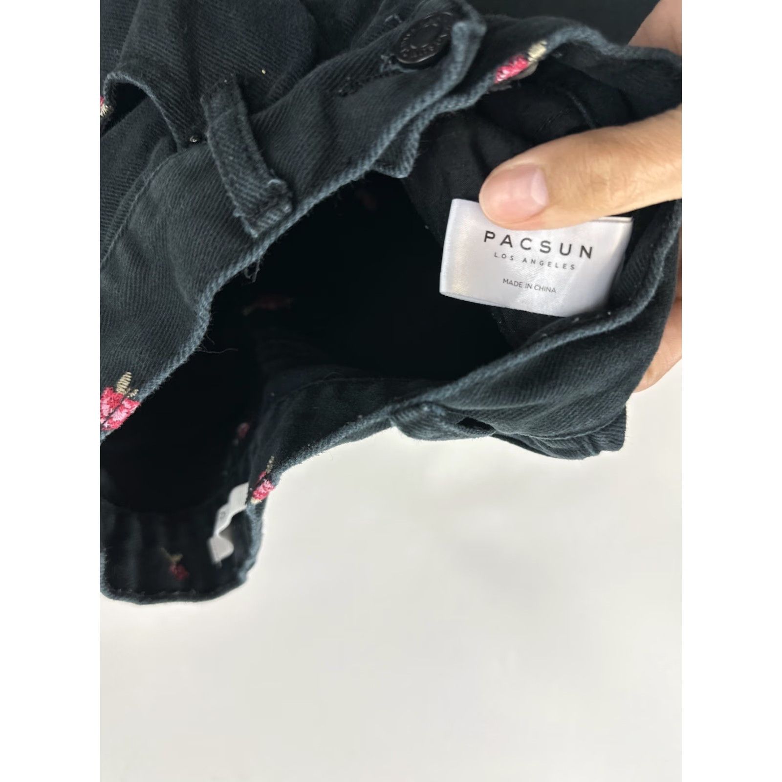 Pacsun VINTAGE PacSun Jeans Women’s 24 Black Floral Embroidery High Rise Straight Size 42" / US 20 - 6 Thumbnail