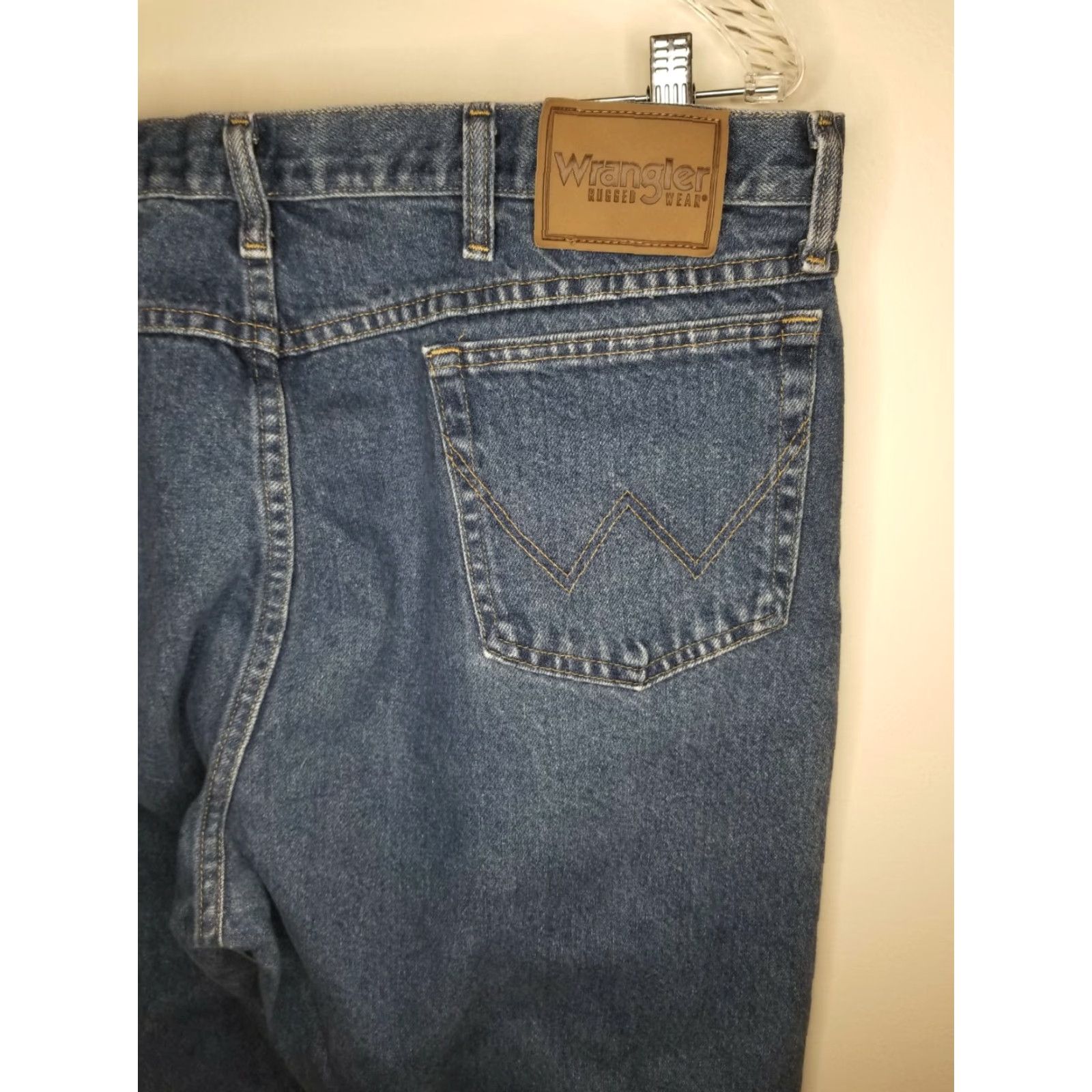 Wrangler VINTAGE? (No) Wrangler Rugged Wear Jeans Men 42 x 29 Blue Straight Denim 42 29 Wrangler Rugged Wear Mens Jeans Size US 42 / EU 58 - 4 Thumbnail