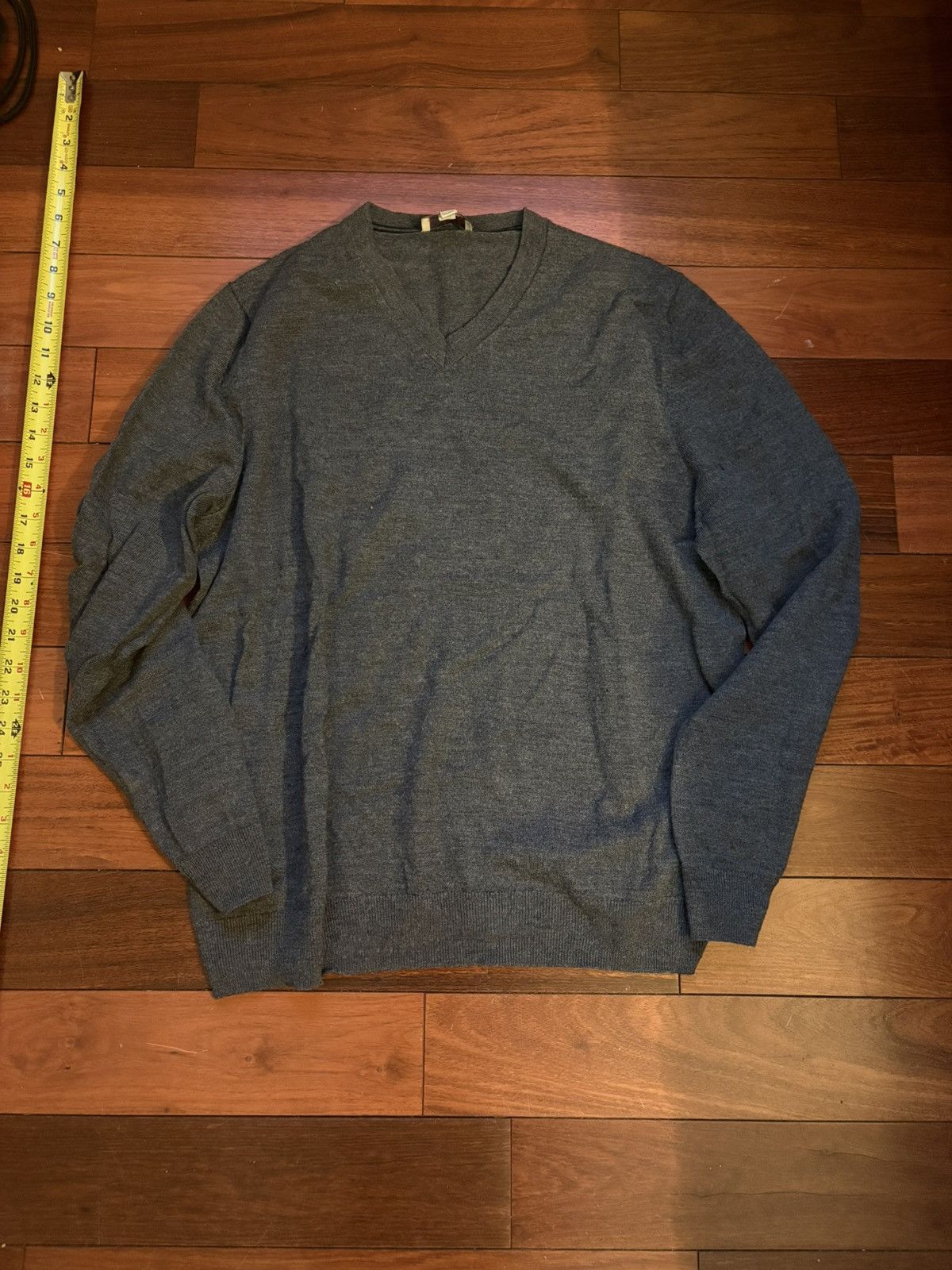 Gap Gap extra fine merino wool v neck Size US L / EU 52-54 / 3 - 1 Thumbnail