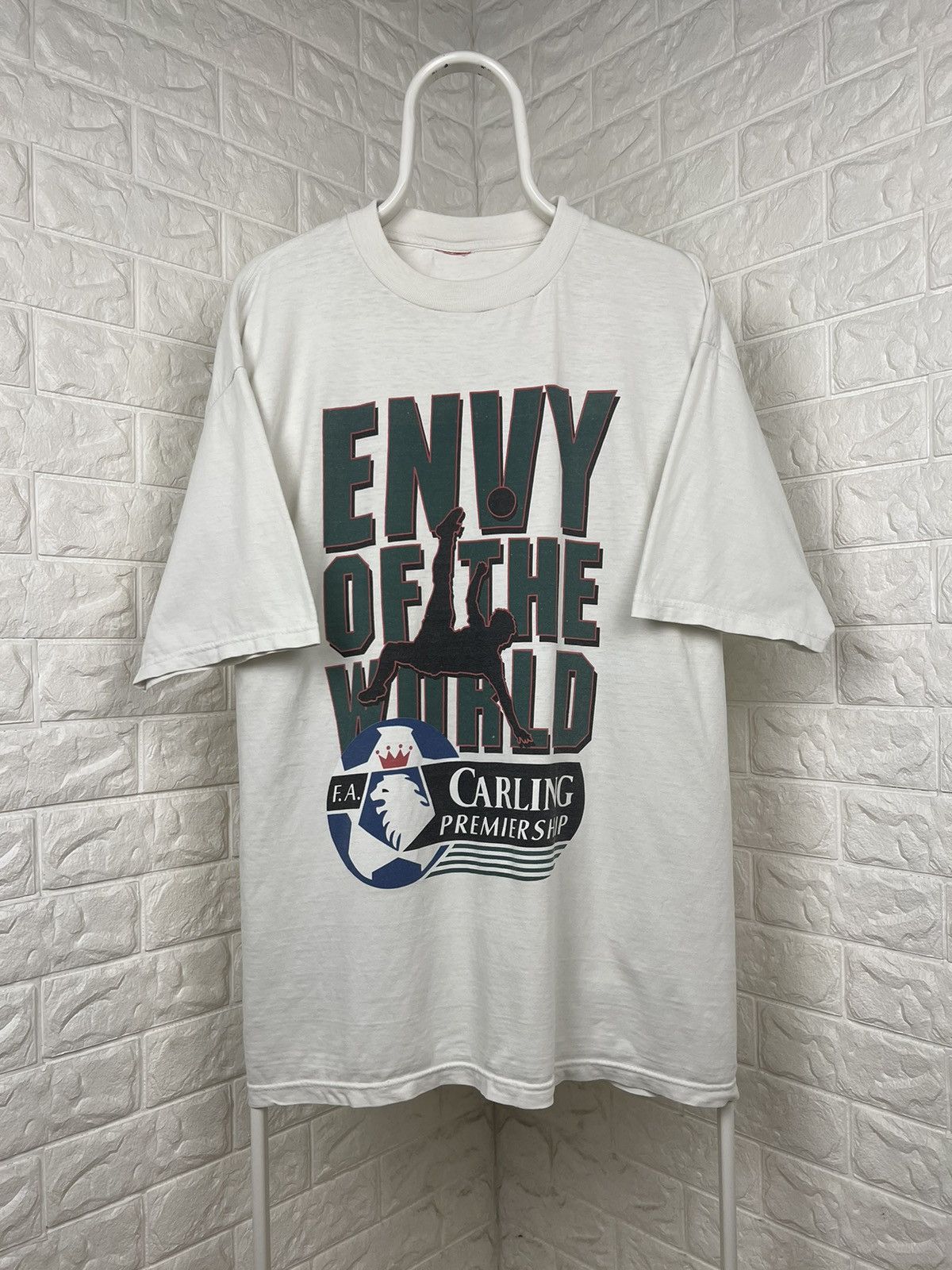 Vintage Envy of the world T-shirt Size US XL / EU 56 / 4 - 1 Thumbnail
