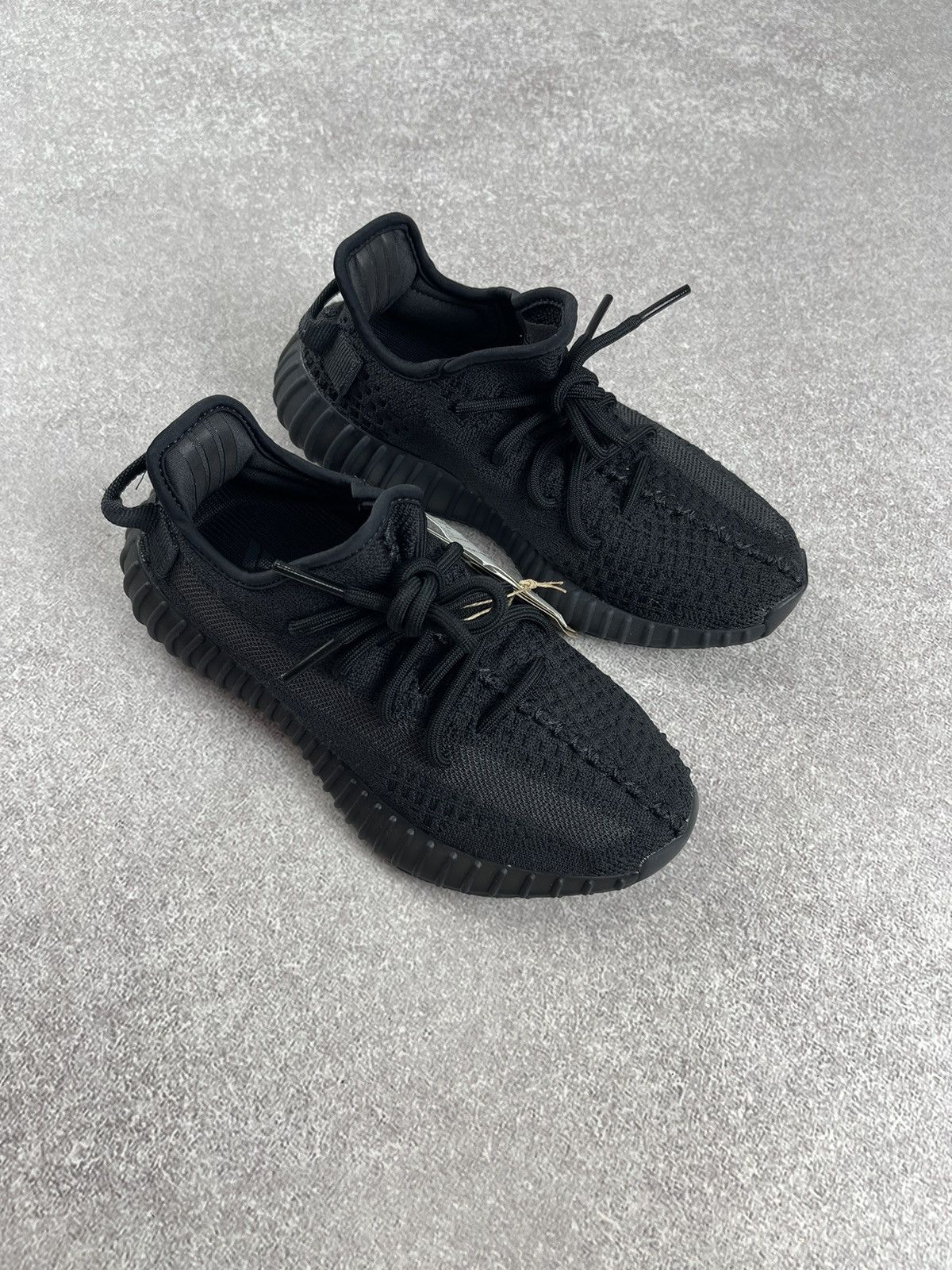 Adidas Adidas Yeezy Boost 350 V2 Onyx Sneakers Size 36 Size US 5 / IT 35 - 1 Thumbnail
