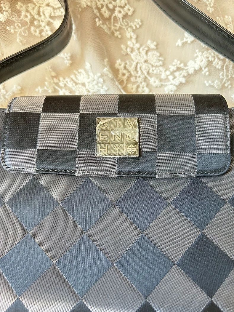 Givenchy Givenchy New Vintage Plaid Shoulder Bag Size ONE SIZE - 8 Thumbnail