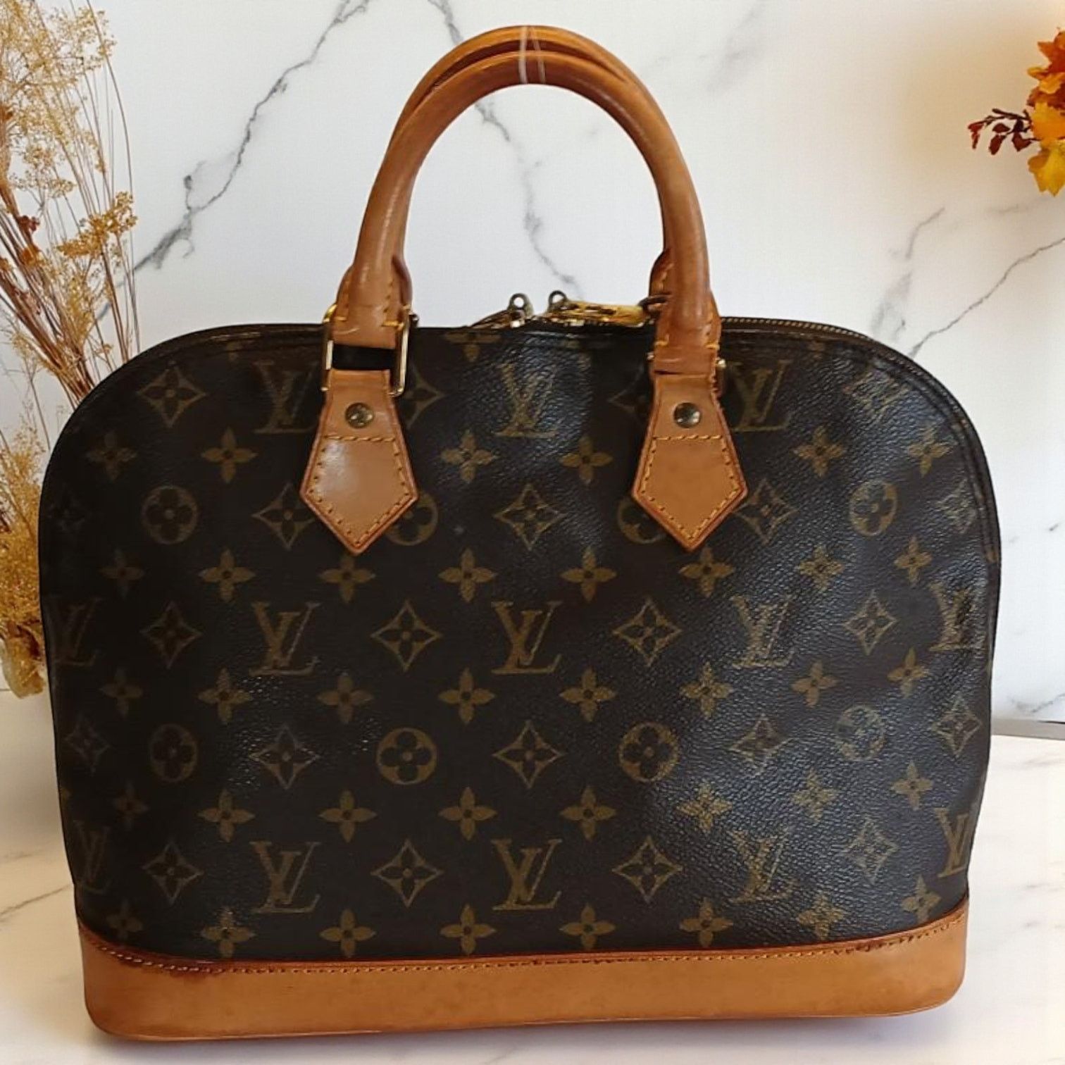 Louis Vuitton Louis Vuitton Alma PM Monogram Handbag - Vintage Authentic Size ONE SIZE - 4 Thumbnail