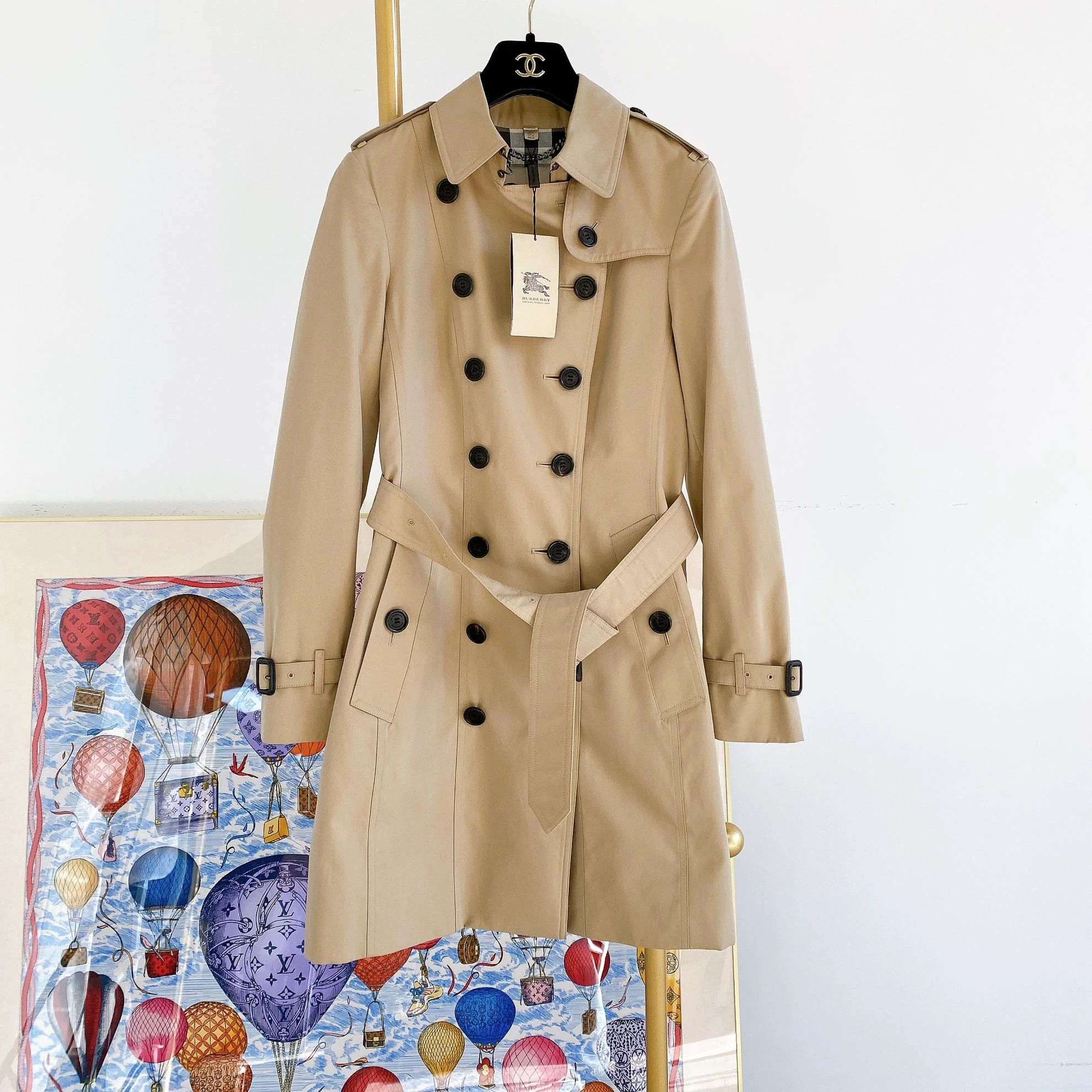 Burberry Burberry Khaki Trench Coat UK4 New With Tags Size XS / US 0-2 / IT 36-38 - 1 Thumbnail
