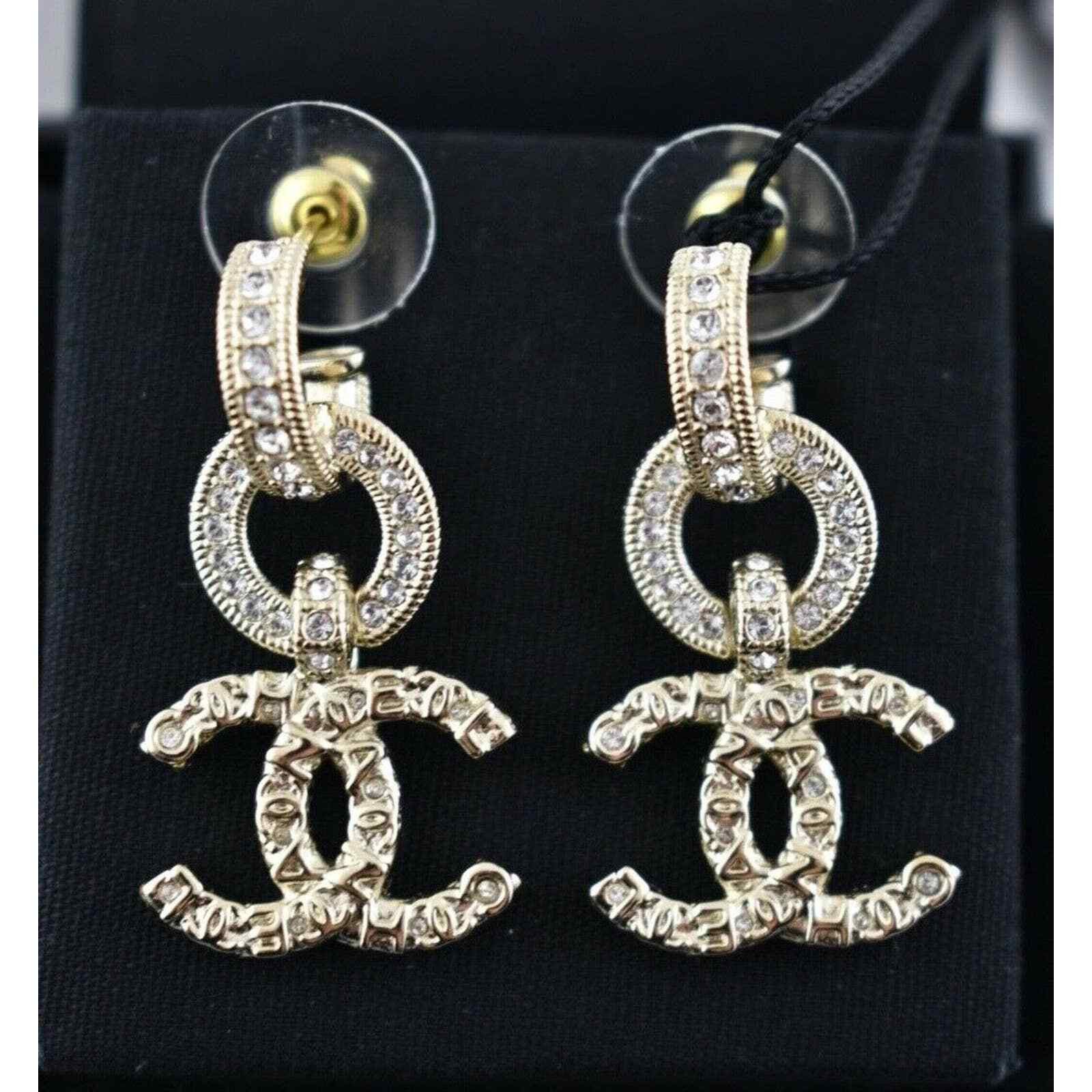 Chanel Chanel Metal Strass Gold Crystal Dangle Statement Earring Size ONE SIZE - 1 Thumbnail