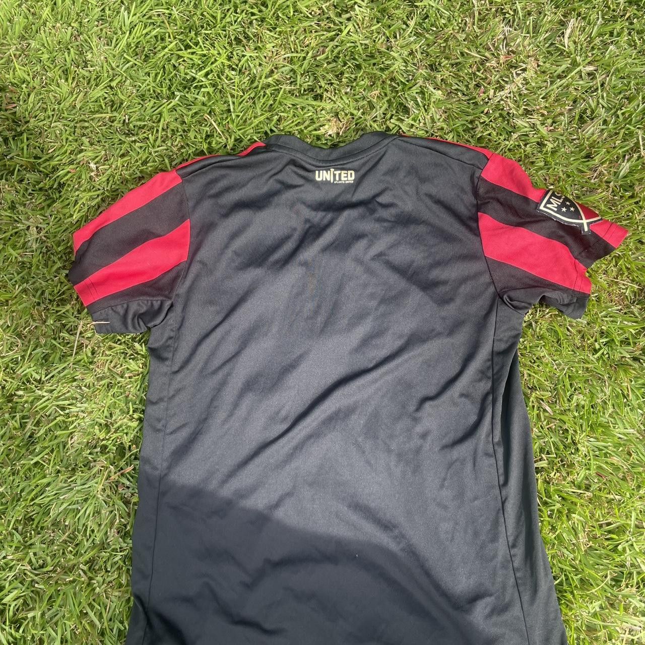 Adidas Atlanta United 2017/18 Adidas home jersey in red and black Size US M / EU 48-50 / 2 - 3 Thumbnail