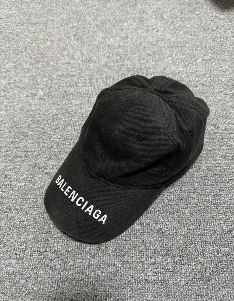 【関税＆送料込み】Balenciaga Blackletter Script Cap Balenciaga Blackletter Script Cap | Saks Fifth Avenue