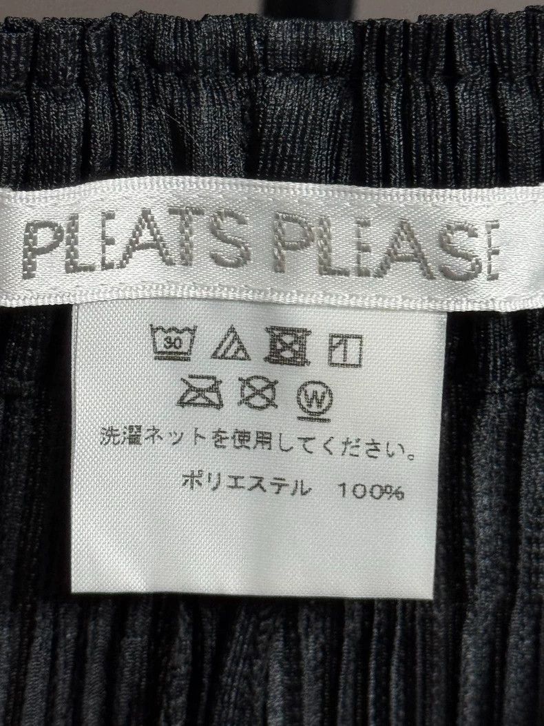 Issey Miyake Issey Miyake size:3 Black pleated straight-leg pants Size 22" - 3 Thumbnail
