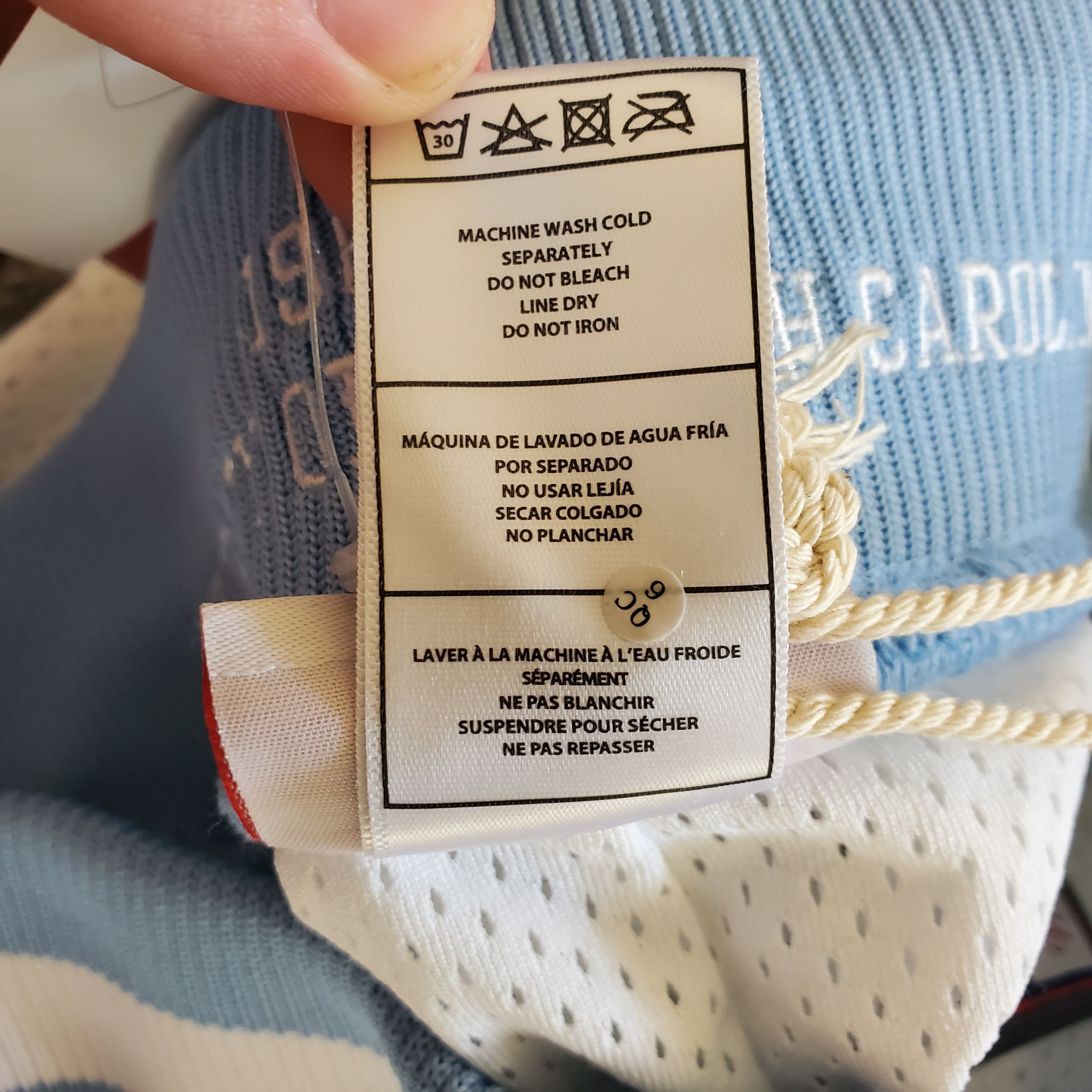 Mitchell & Ness Mitchell & Ness UNC Tar Heels NCAA Shorts S Small NWT Size US 30 / EU 46 - 9 Thumbnail