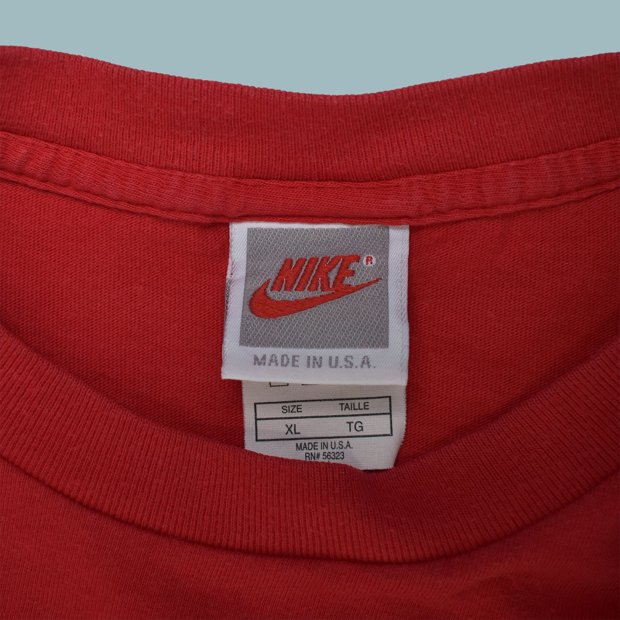 Nike *RARE* VINTAGE JORDAN 1990s Red Movement Wraparound T-Shirt Size US XL / EU 56 / 4 - 3 Thumbnail