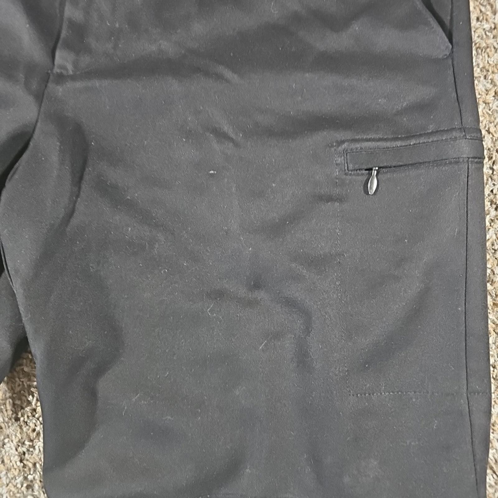 Izod IZOD Golf Classic Shorts Black 36 Size US 36 / EU 52 - 2 Thumbnail