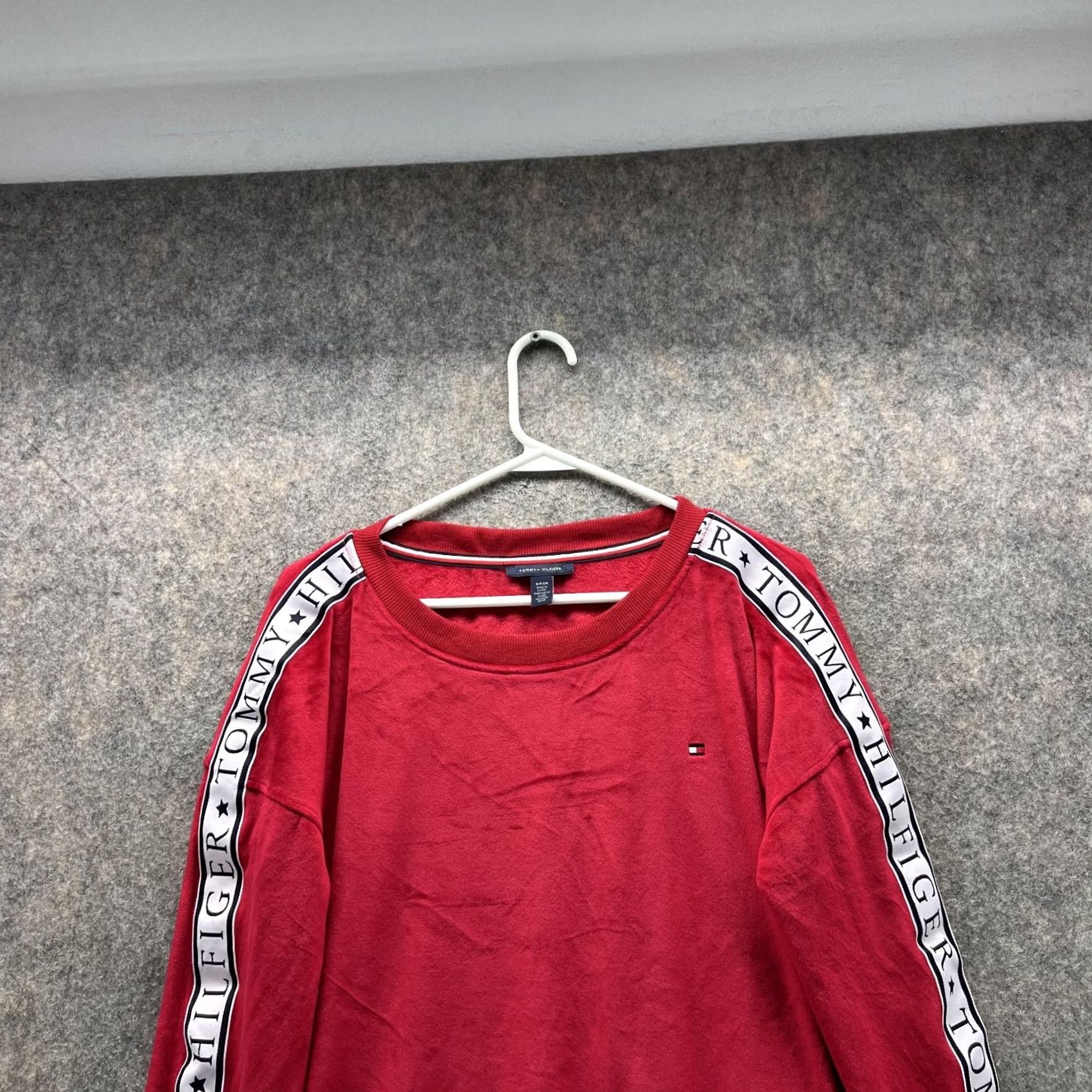 Tommy Hilfiger Tommy Hilfiger Sweater Women Small Red Crew Neck Fleece Pullover Logo Classic Knit Sweatshirt Pullover All Seasons Size S / US 4 / IT 40 - 2 Thumbnail