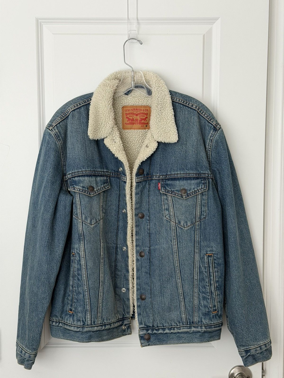 Levi's Levi’s Sherpa Denim Trucker Jacket Size US M / EU 48-50 / 2 - 1 Thumbnail