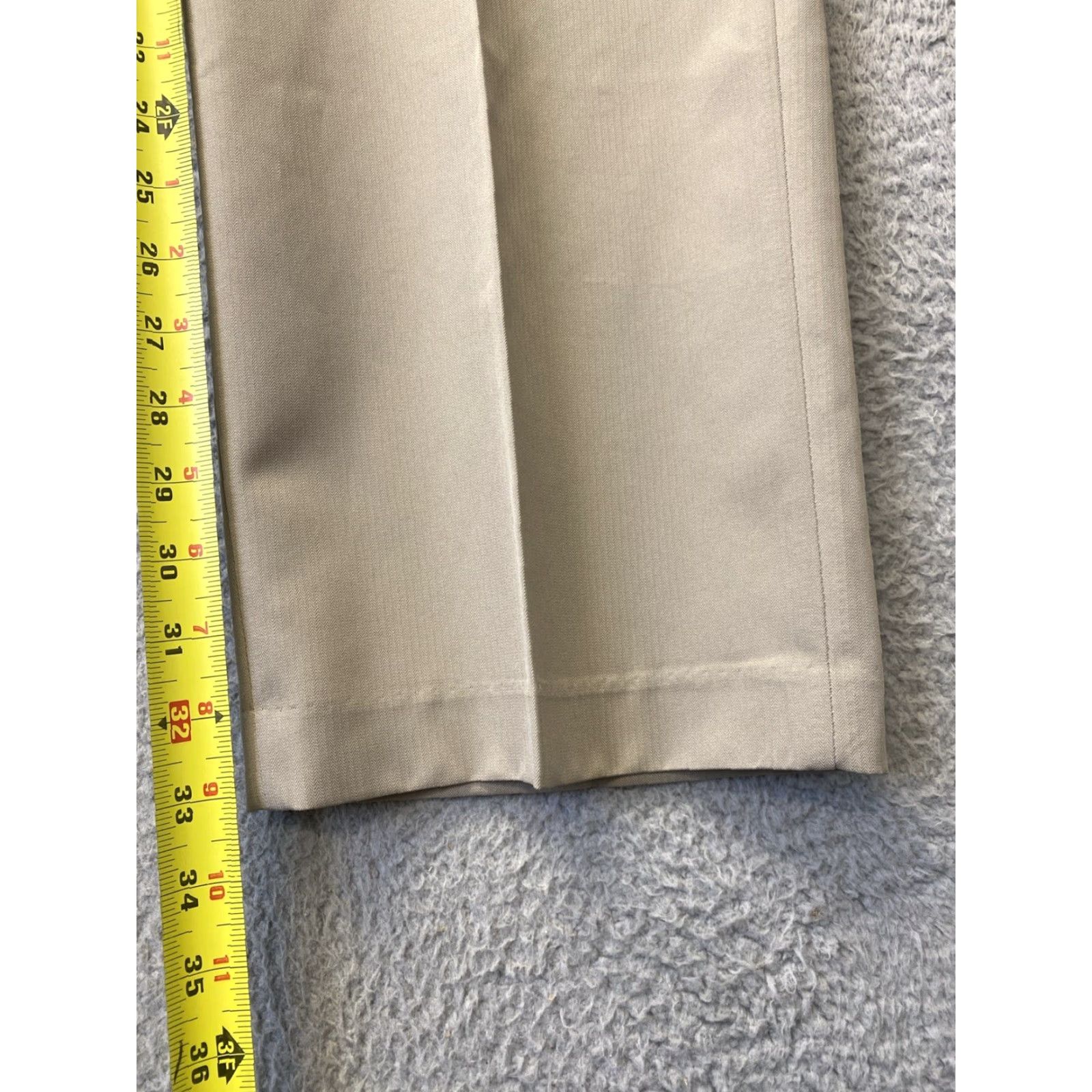 Izod IZOD Men’s Performance Pocket Microfiber Dress Pants 36 Regular Tan Slim Fit 32 Inseam Mens Pants 2010s Size US 36 / EU 52 - 4 Thumbnail