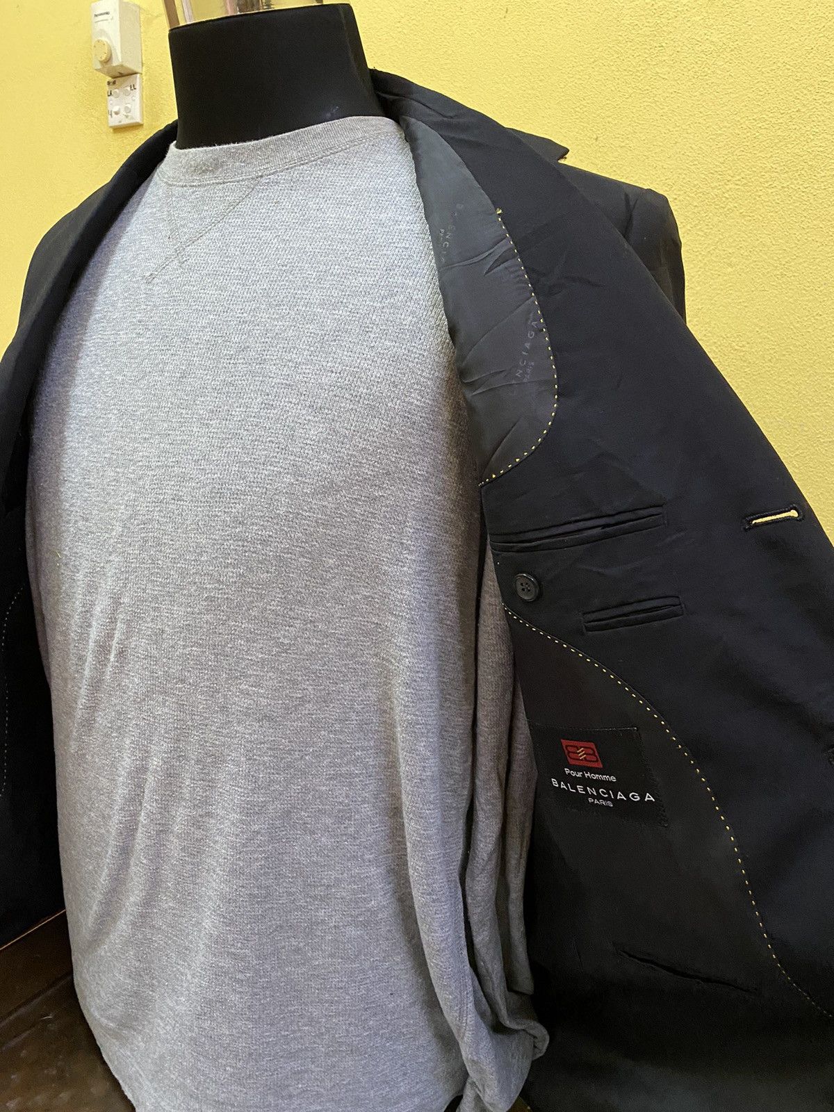 Balenciaga BALENCIAGA PARIS Size 44R - 7 Thumbnail