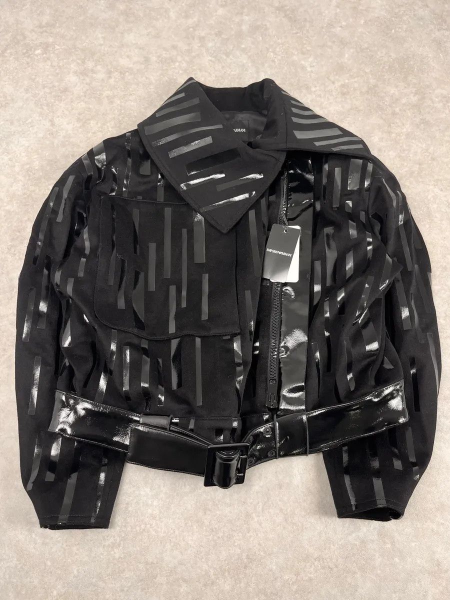 Emporio Armani AW2022 Emporio Armani Black Asymmetrical Zip Cropped Bomber Jacket Size XS / US 0-2 / IT 36-38 - 5 Thumbnail