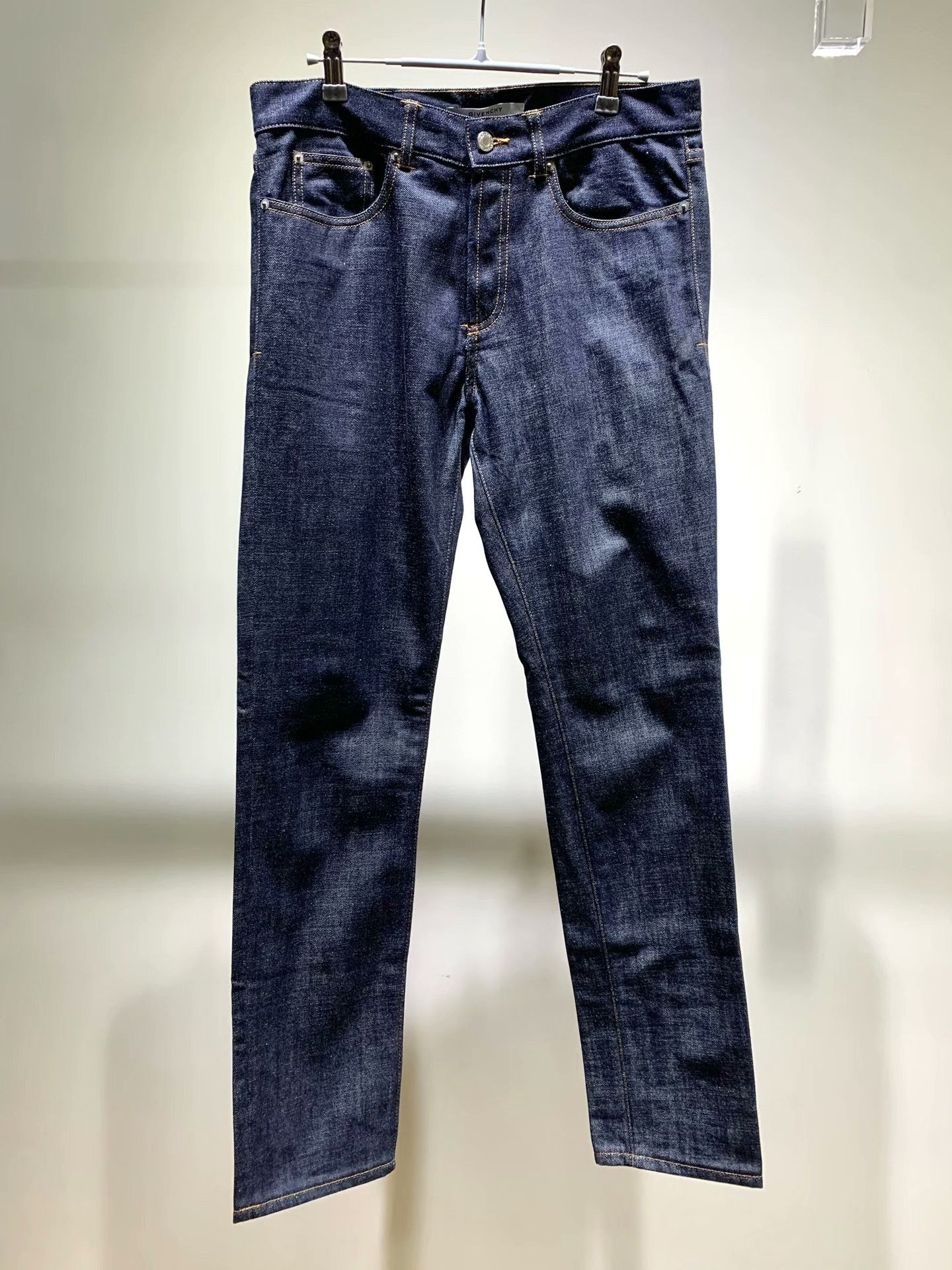 Givenchy Givenchy Casual Embroidered Denim Jeans 30 Men Size US 30 / EU 46 - 1 Thumbnail