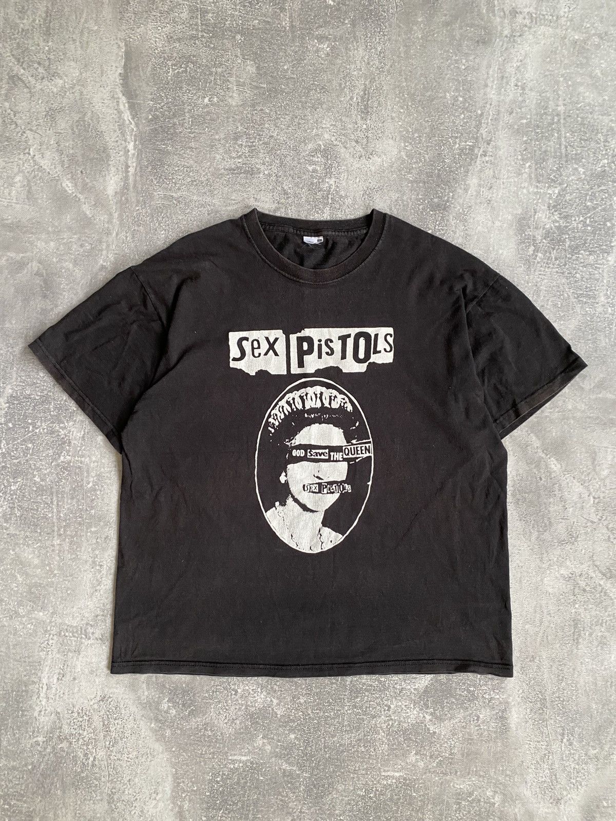 Band Tees × Vintage Sex Pistols God Save The Queen Oversize Cropped T-shirt Size US XL / EU 56 / 4 - 2 Thumbnail