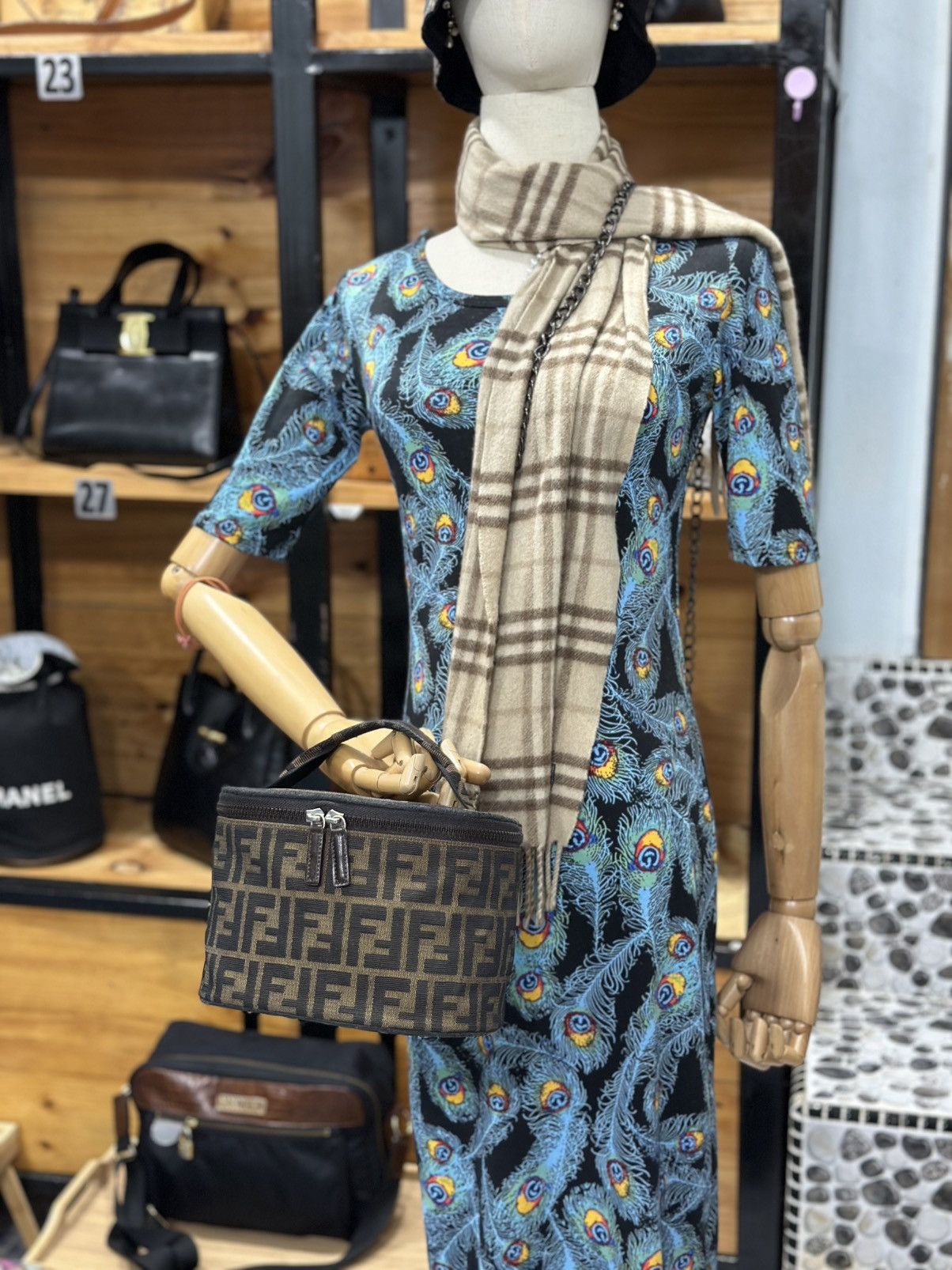Fendi Authentic Vtg. FENDI Zucca Vanity Bag Size ONE SIZE - 15 Thumbnail