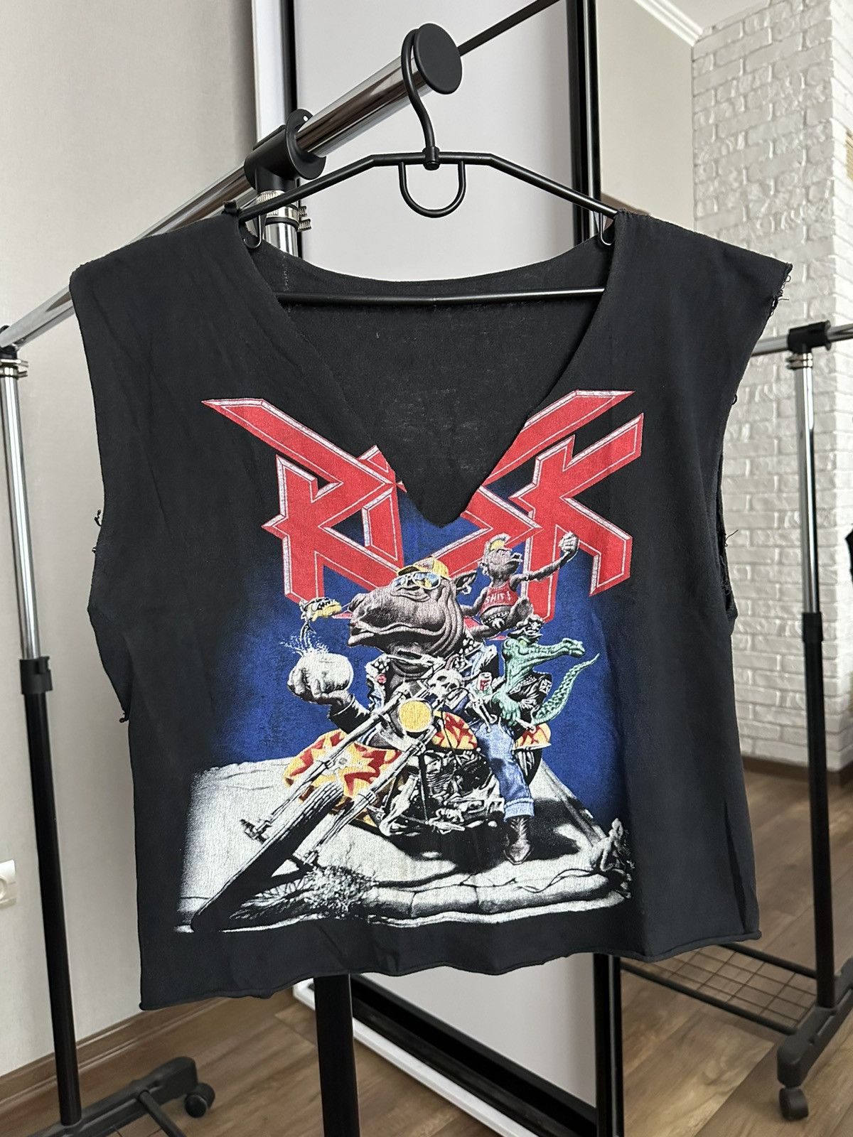 1989 Risk Hells Animals Tour Rock Band Vintage T-Shirt Tee