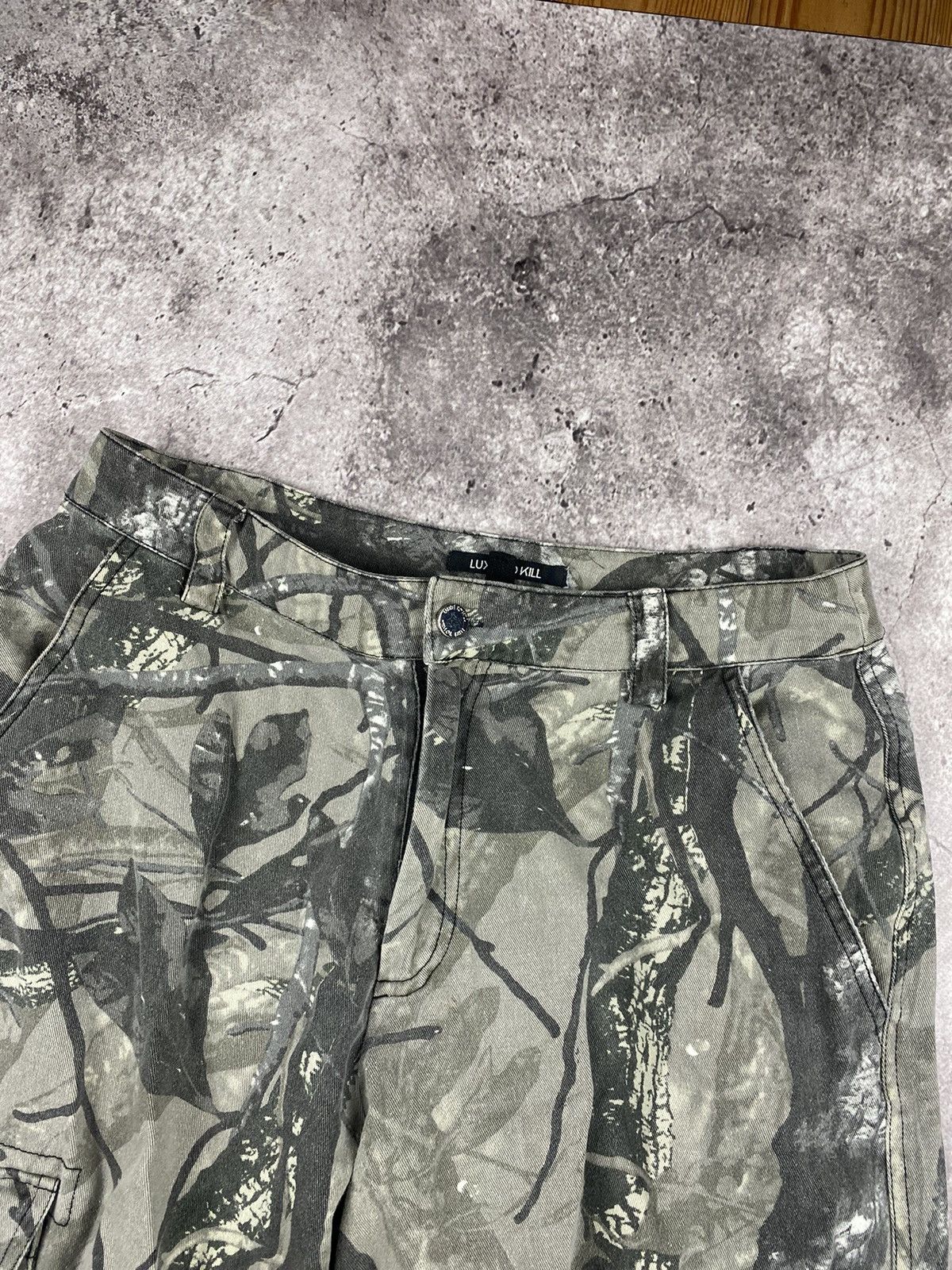 Japanese Brand × Vintage Vintage Cargo Camo Baggy Oversize Multi Pocket Pants Size US 30 / EU 46 - 6 Thumbnail