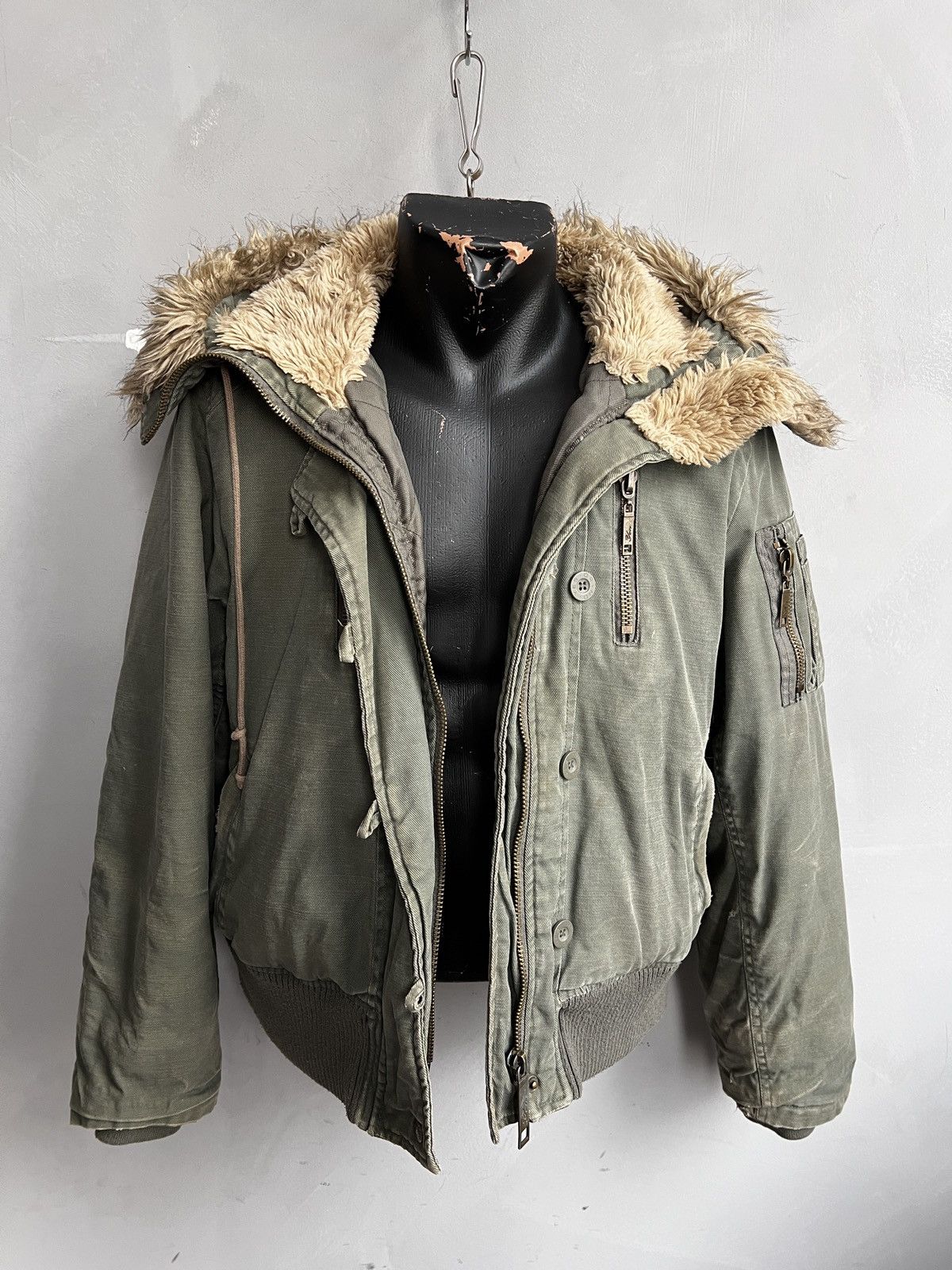 Hysteric Glamour Vintage 2000’s bomber fur hood cropped jacket junya watanabe Size US M / EU 48-50 / 2 - 11 Thumbnail