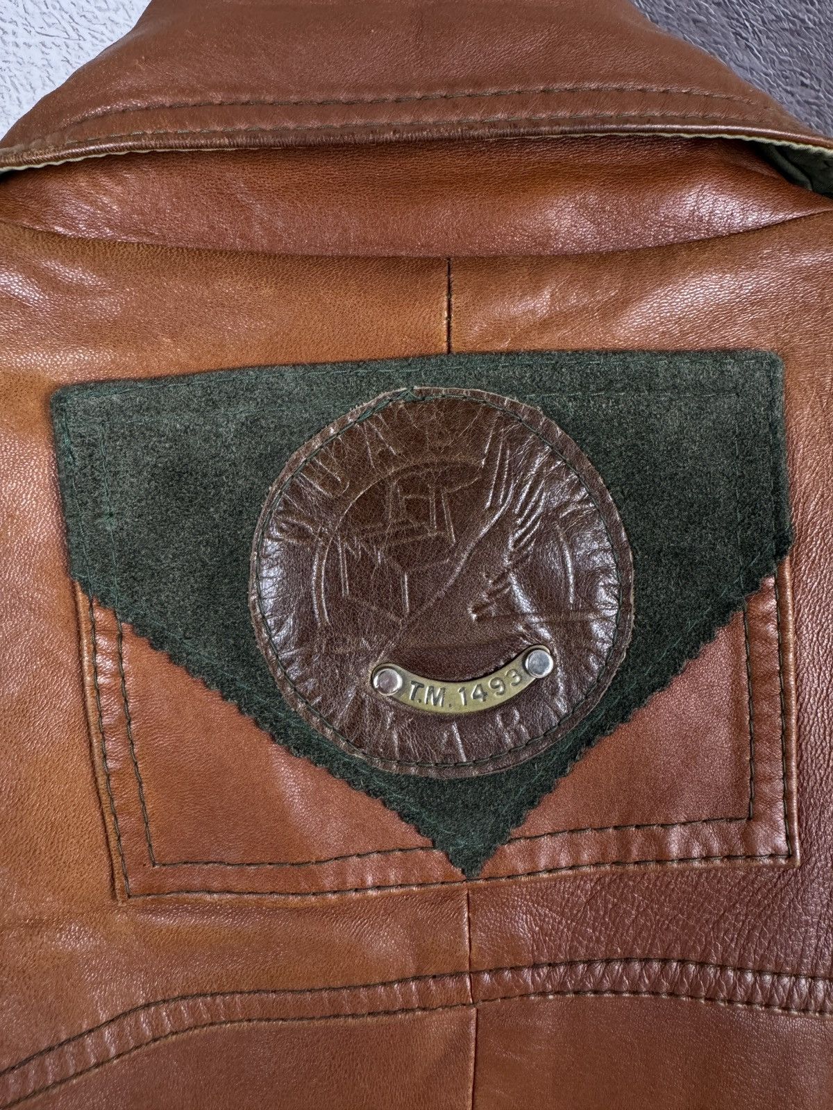 Vintage Dikarpa Italy vintage brown leather bomber jacket Size US XL / EU 56 / 4 - 16 Thumbnail
