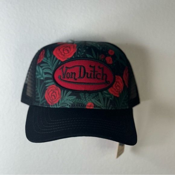 Von Dutch NWT VON DUTCH ROSES ON BLACK TRUCKER HAT Size ONE SIZE - 2 Thumbnail