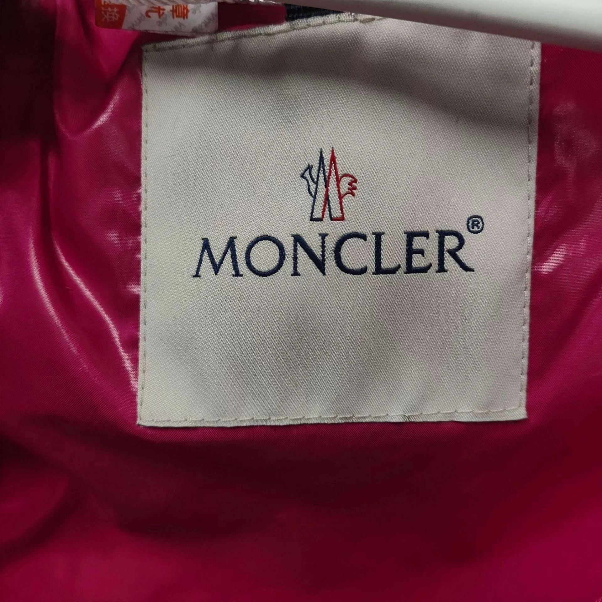 Moncler Moncler magenta velvet puffer down jacket size 00 Size XXS / US 00 / IT 34 - 5 Thumbnail
