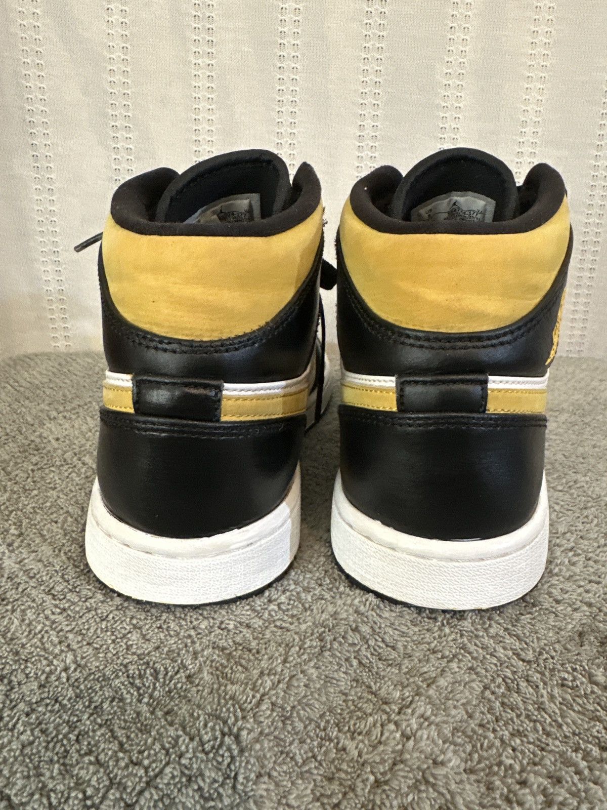 Jordan Brand Jordan 1 Mid White Pollen Black Size US 8 / EU 41 - 4 Thumbnail