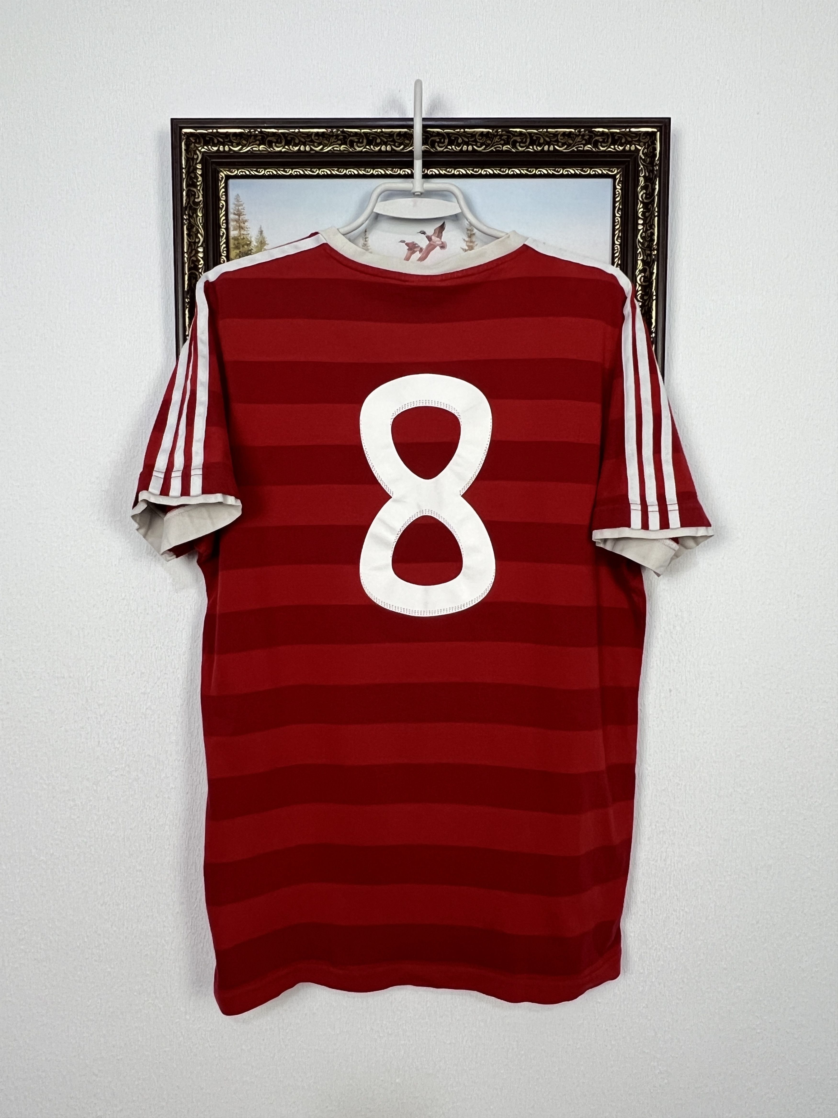 Adidas Vintage Adidas Liverpool Football Train Shirt #8 Gerrard Size US L / EU 52-54 / 3 - 13 Thumbnail