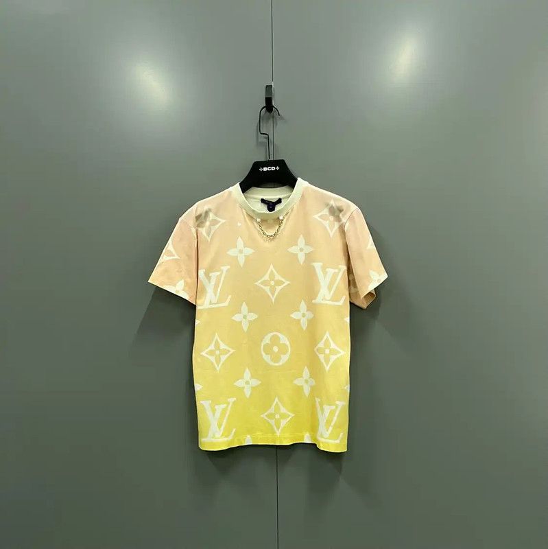 Louis Vuitton Louis Vuitton Colorful Cotton Logo Short Sleeve Tee 0089 Size M / US 6-8 / IT 42-44 - 1 Thumbnail