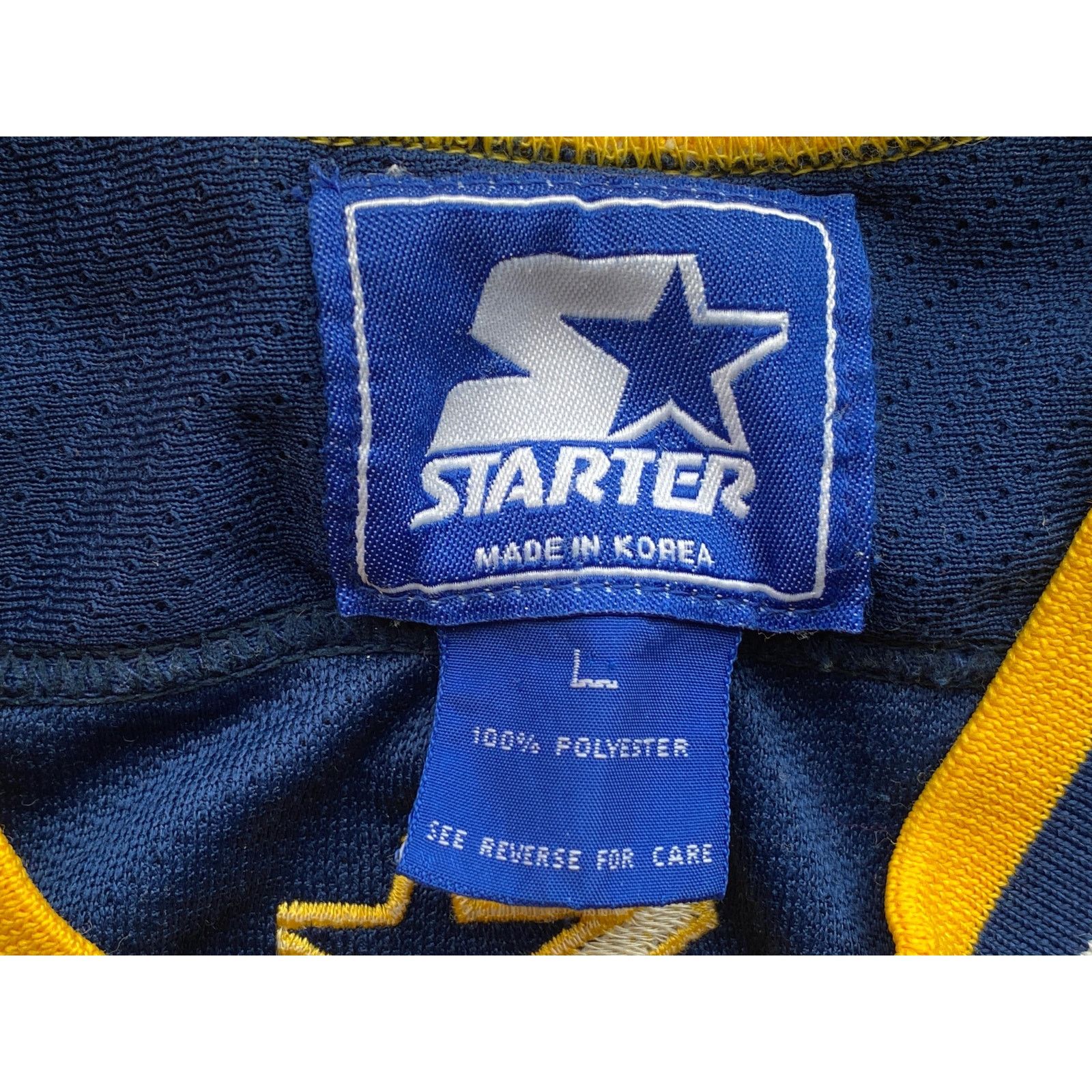 NCAA × Starter Michigan 90s STARTER Hockey jersey L navy gold NCAA vintage Size US L / EU 52-54 / 3 - 8 Thumbnail