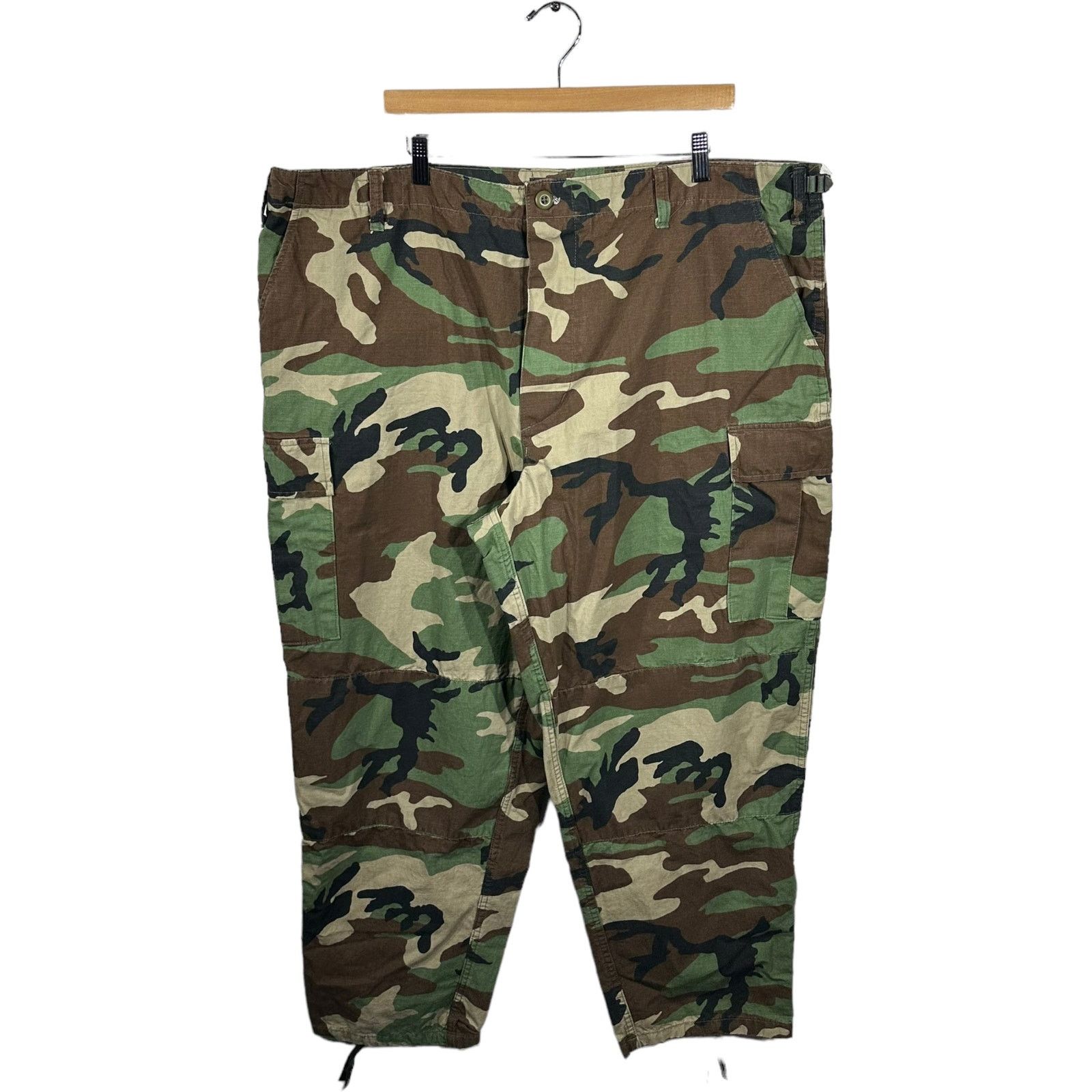 Vintage Vintage Military Woodland Camo Button Fly Cargo Pants Size US 44 / EU 60 - 1 Thumbnail