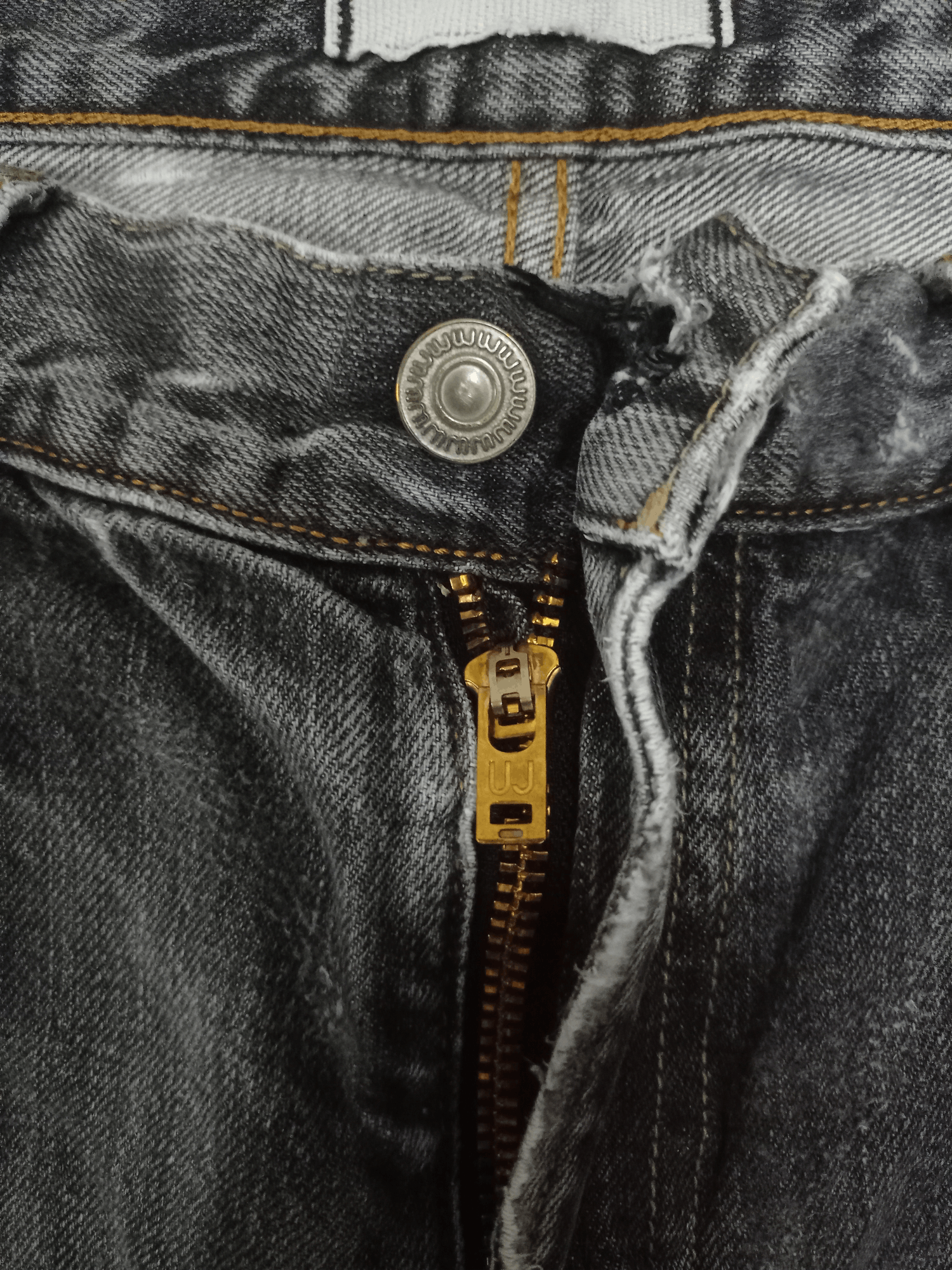 Japanese Brand × Uniqlo Vintage Uniqlo Earth Tone Distressed Loose Jeans 31x27 Size US 31 - 3 Thumbnail