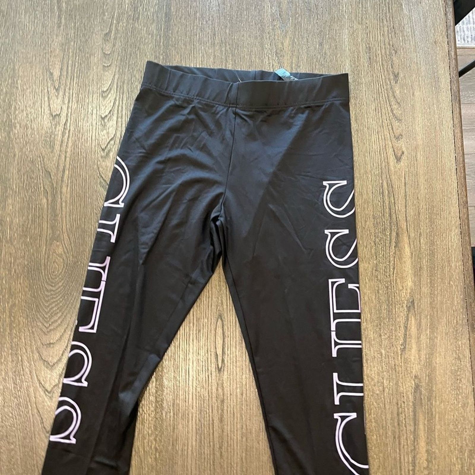 Guess NWOT Guess Black Cropped Capri Leggings Logo Print Size L Size 31" - 3 Thumbnail