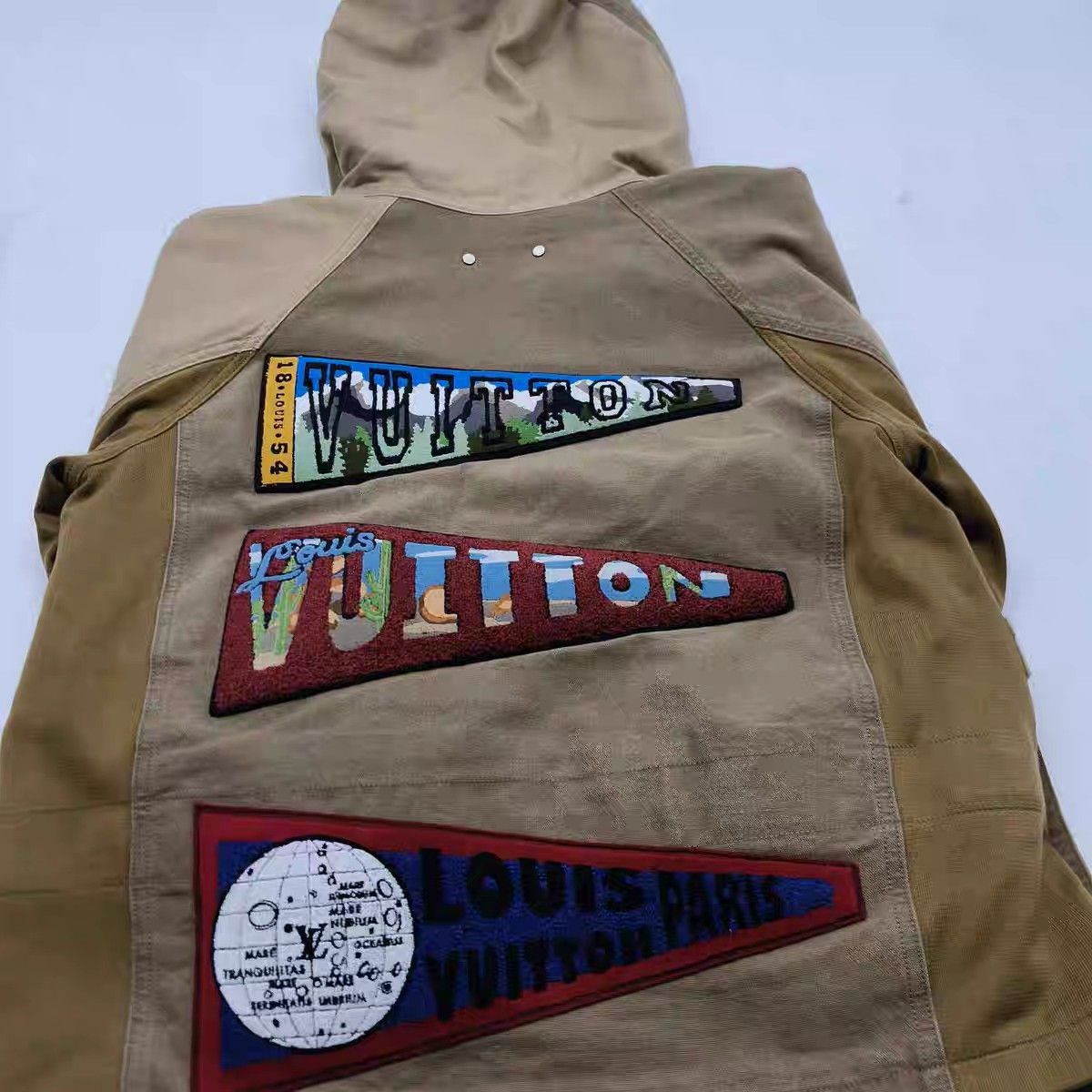 Louis Vuitton Louis Vuitton Co-branded Victory Gesture Badge Hooded Jack Size US S / EU 44-46 / 1 - 13 Thumbnail